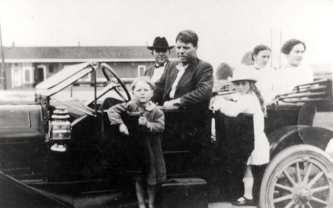The Dunbar family (that's Percy behind the steering wheel). The boy standing on the running board is Bruce Anderson. This is after the family started claiming he was Bobby.