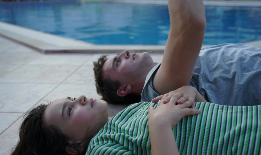 'Aftersun' Review: A Tender Glimpse at a Father-Daughter Bond on Vacation [TIFF 2022]
