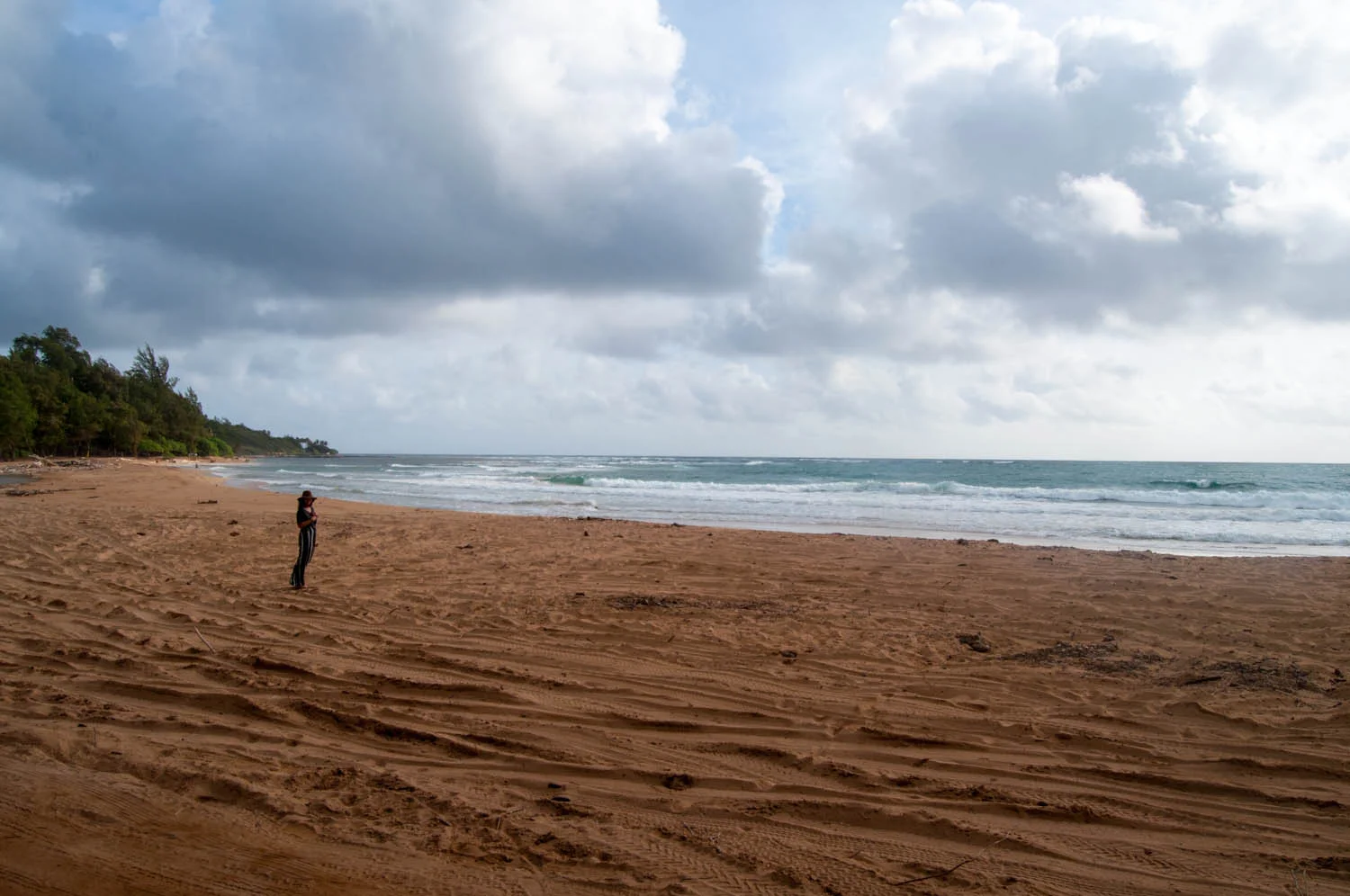 Morning walk on the beach at Kumu Camp