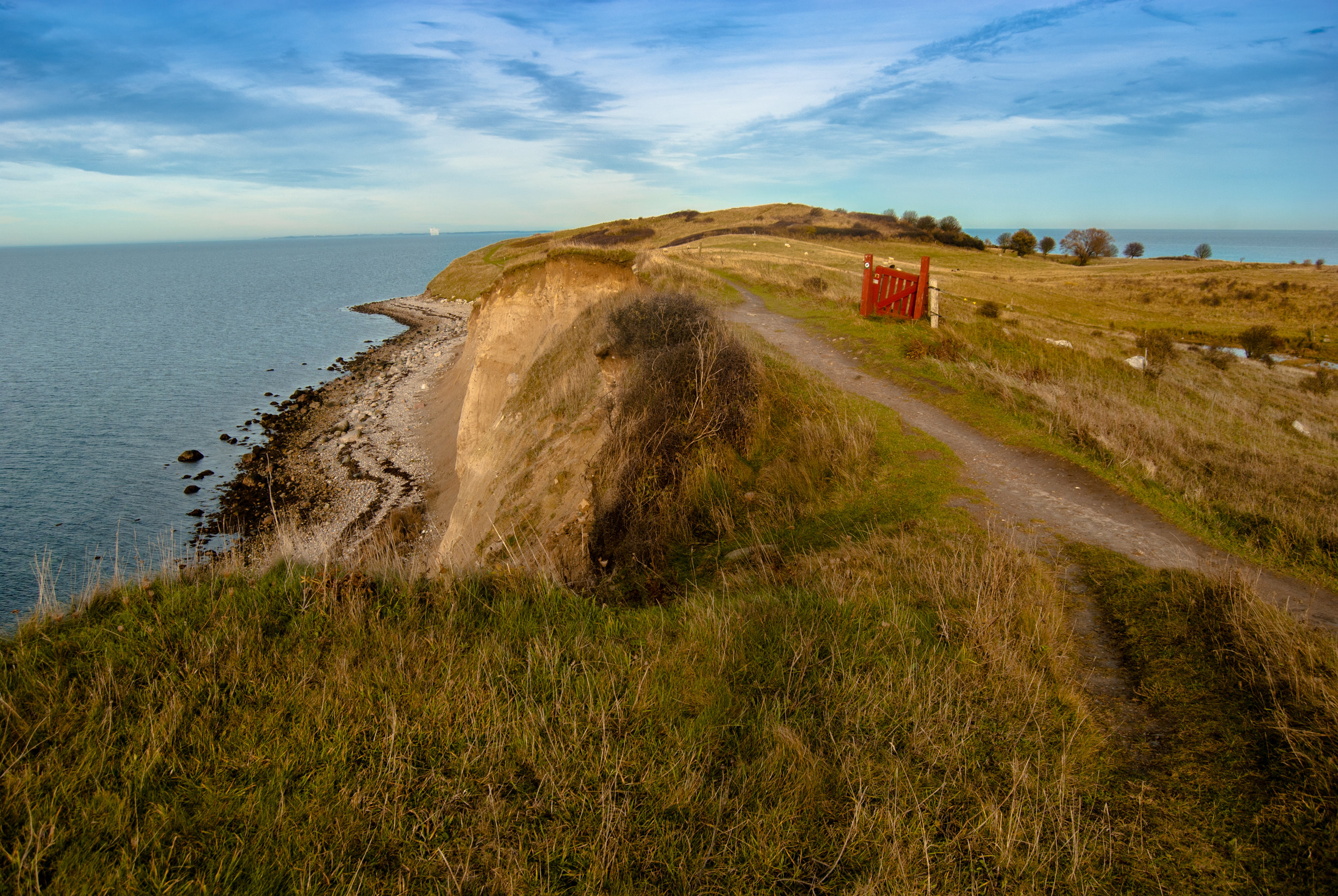 The impressive cliffs. Nikon D200