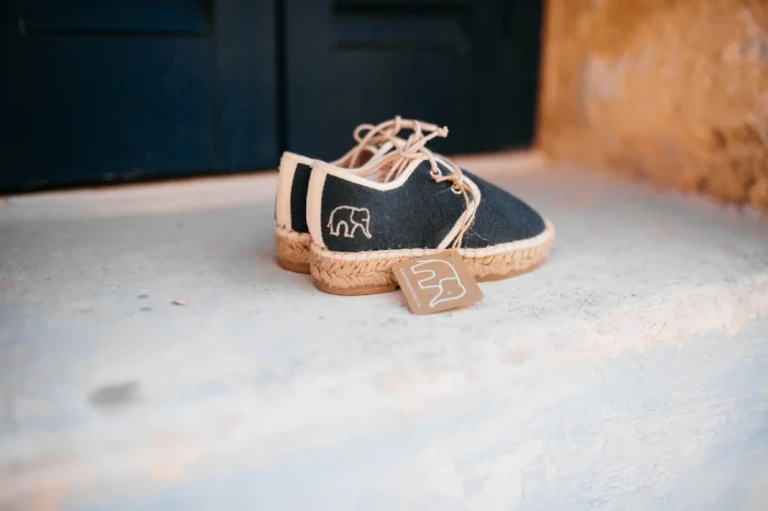 Alpargatas premium en lona y piel para niños - Moomakbrand