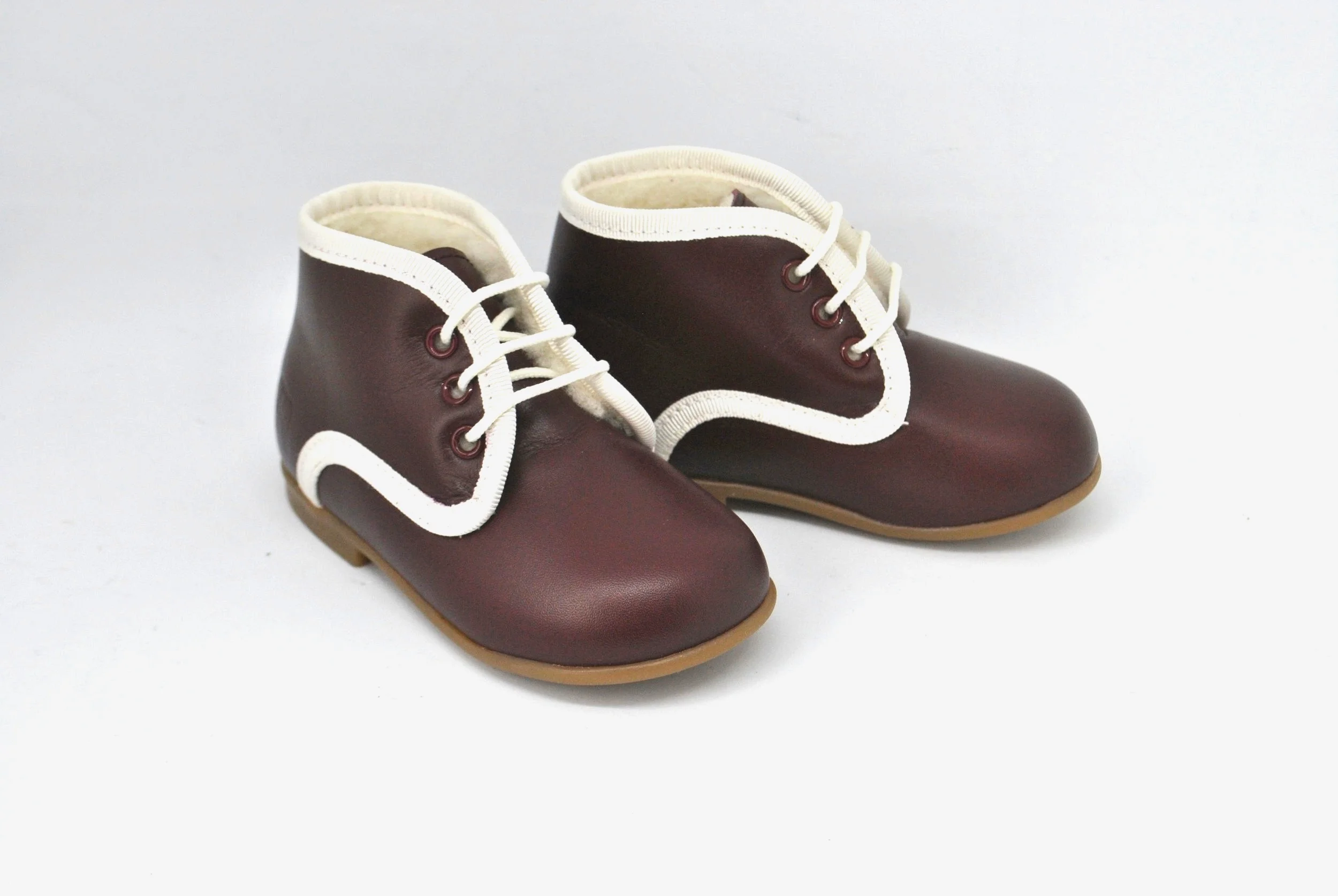 botines en piel y borrego para niños