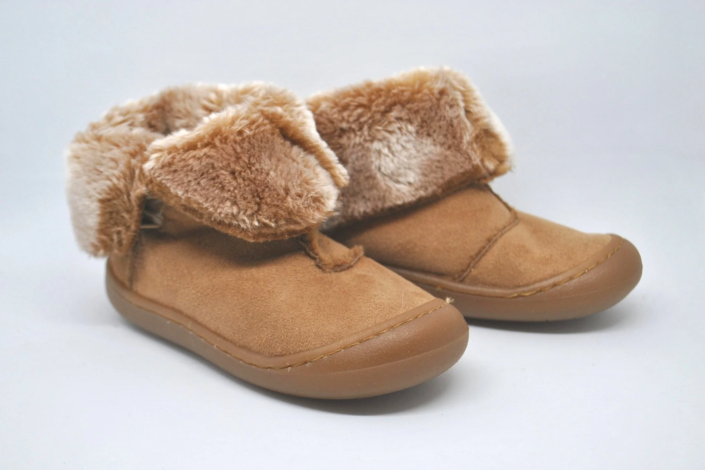 Botas nobuk con forro de pelo para niños