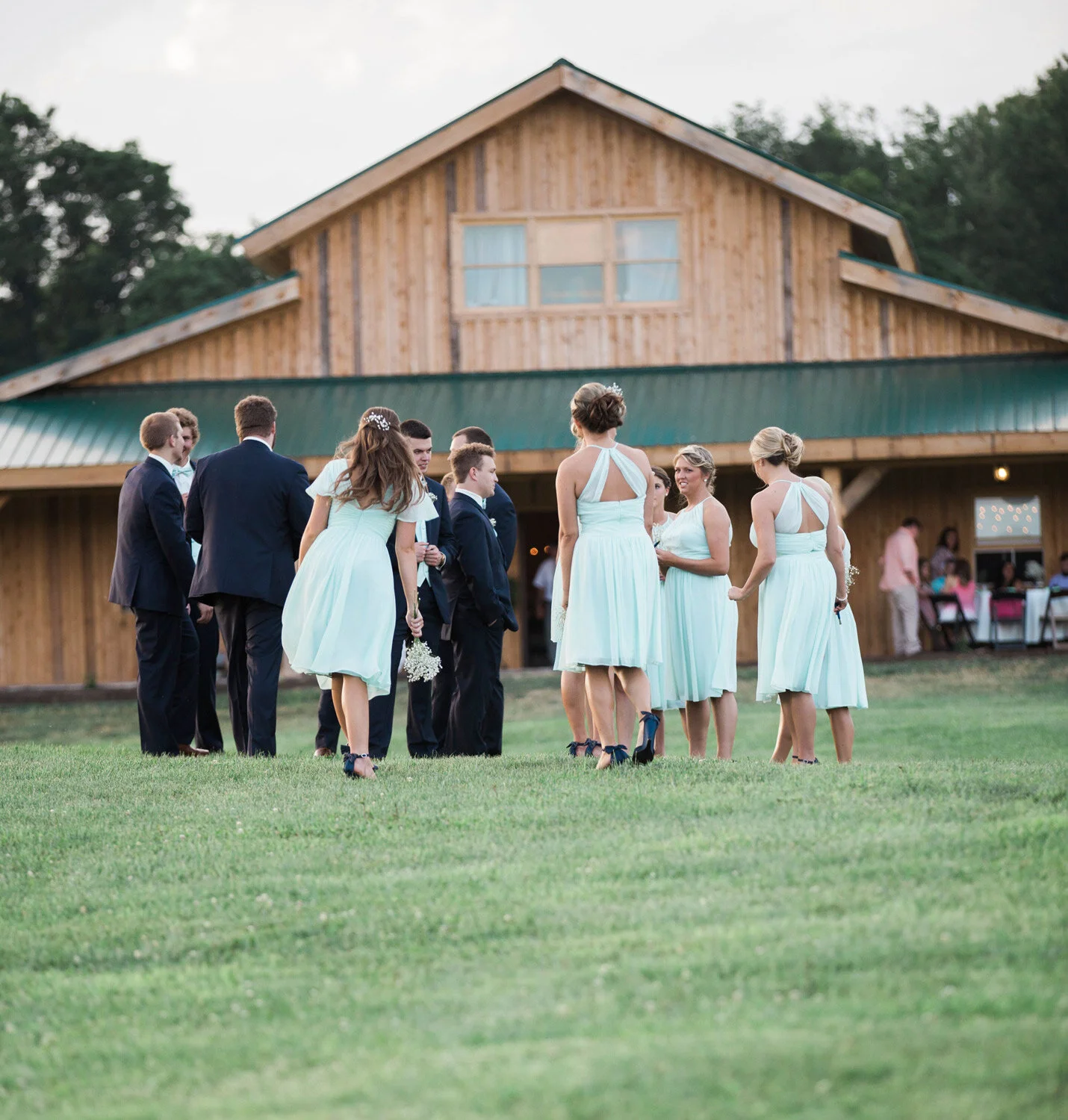 bridal_party_mingle.jpg