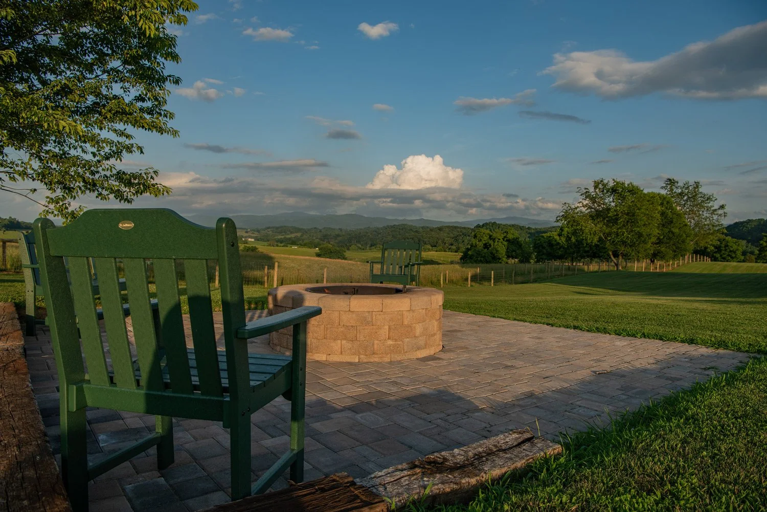 Firepit_mountain-views_web.jpg