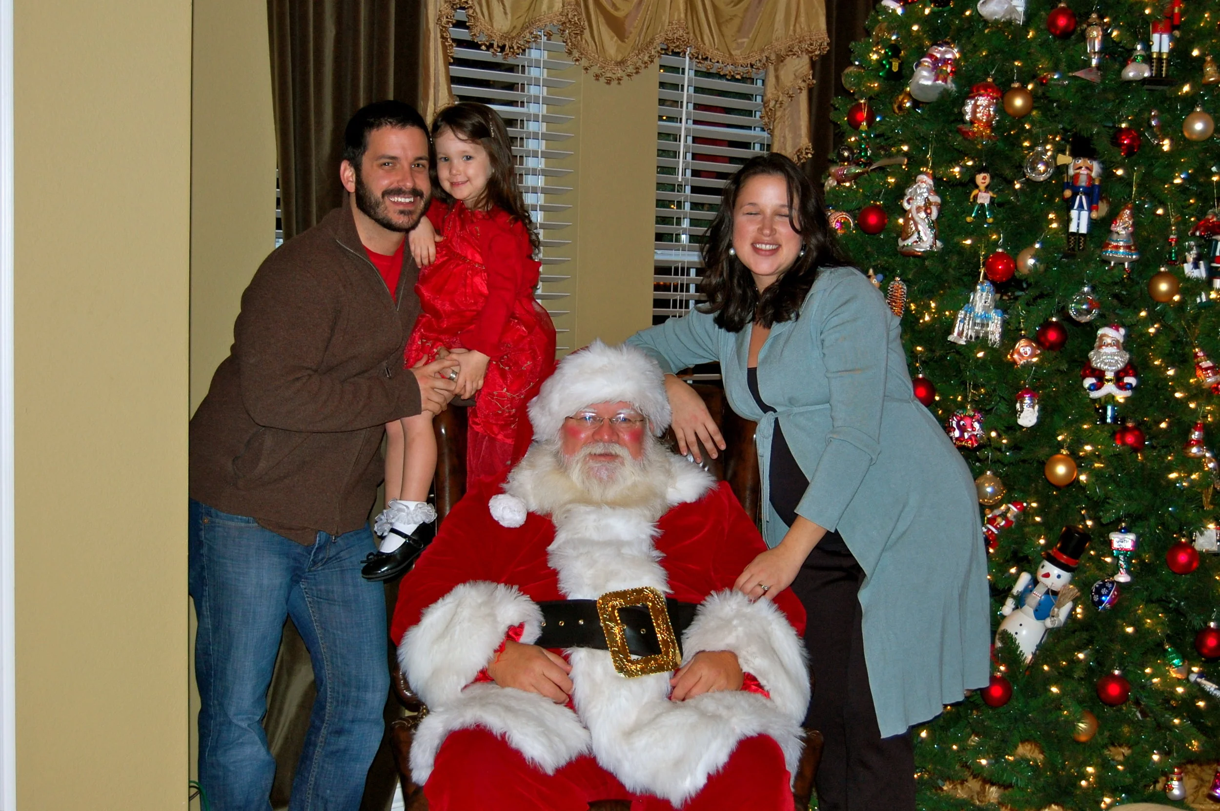 Bella sings:silent night