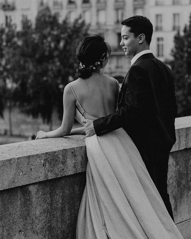 Paris romance 🖤
.
.
.
#loveinparis #sightbysight_photography #parisianphotographer #weddinginfrance #sinspirersemarier #inspirationmariage #coupleshot #elopement #paris