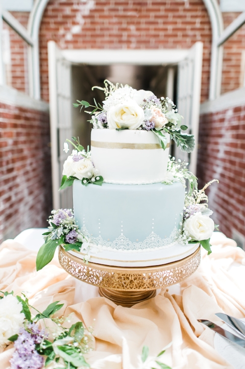 wedding cake - gold, white, blue