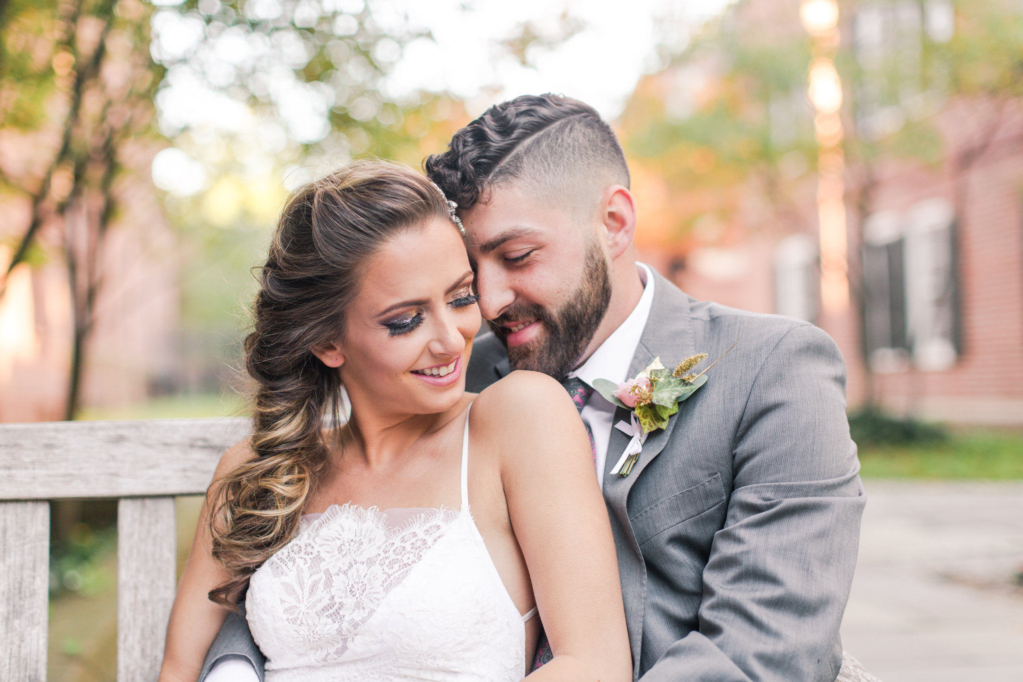 Sweet snuggles on Yale University Campus - Pearl Weddings & Events