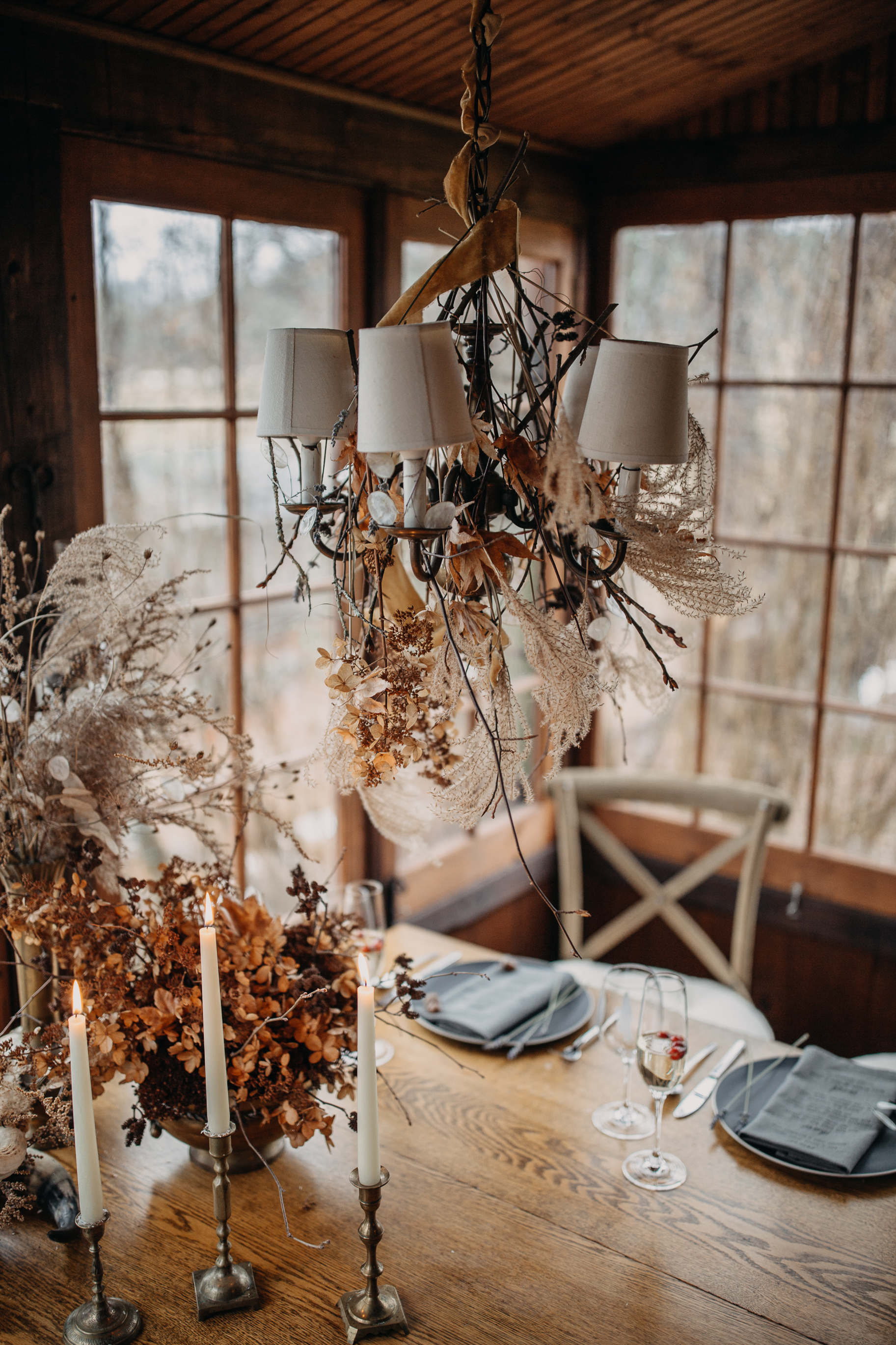 Winter table setting for the B & B fashionable Elopement in January - Pearl Weddings & Events