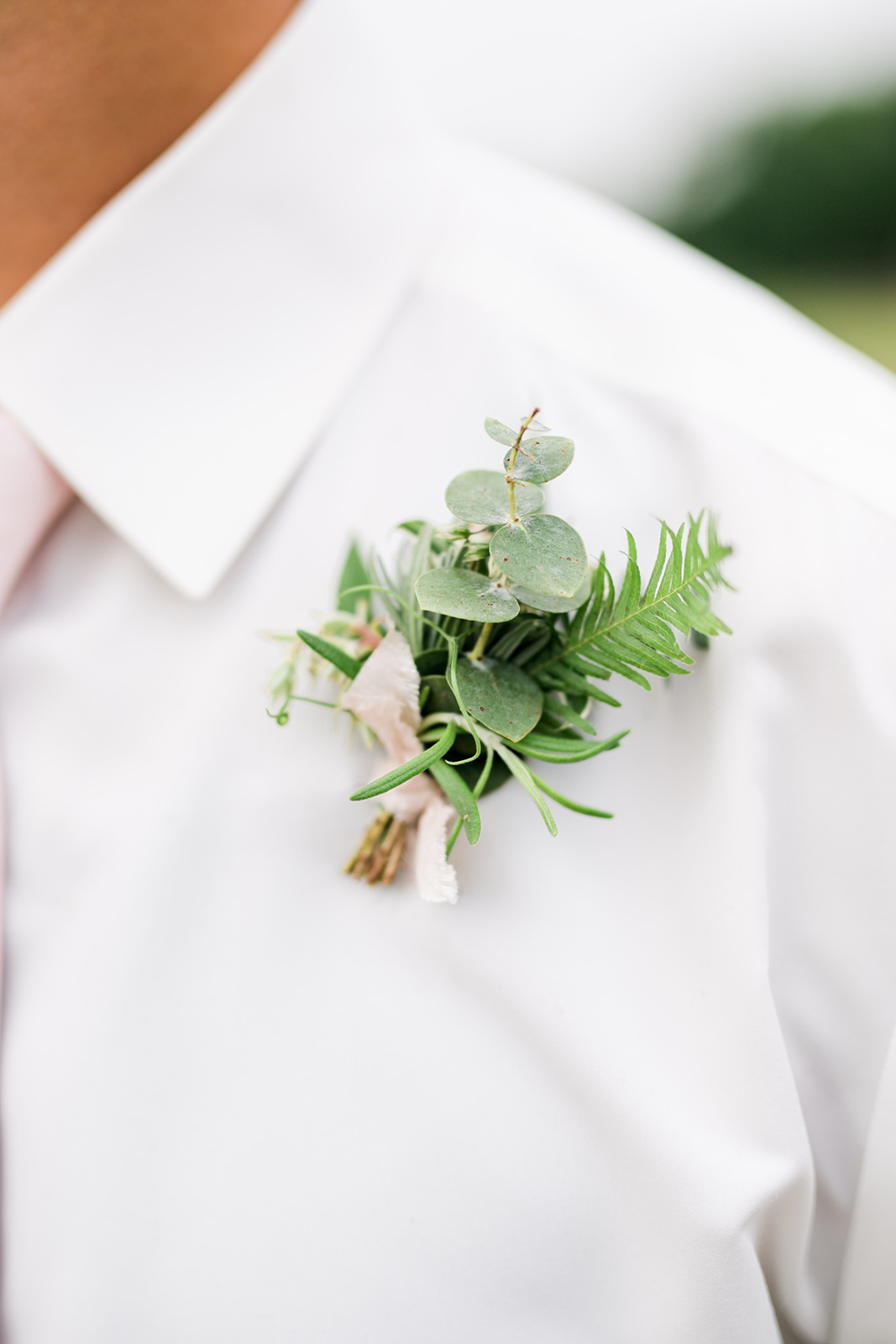 grooms greenery boutinnier  - Pearl Weddings & Events