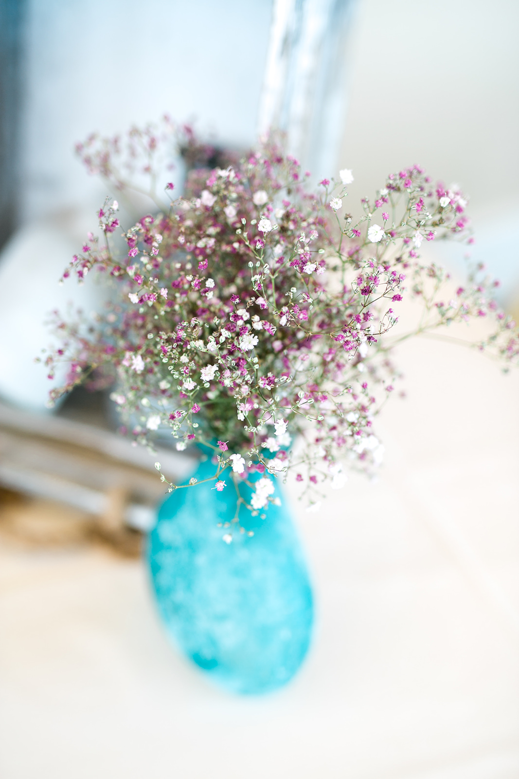 Blue vases with purple flowers - Pearl Weddings & Events