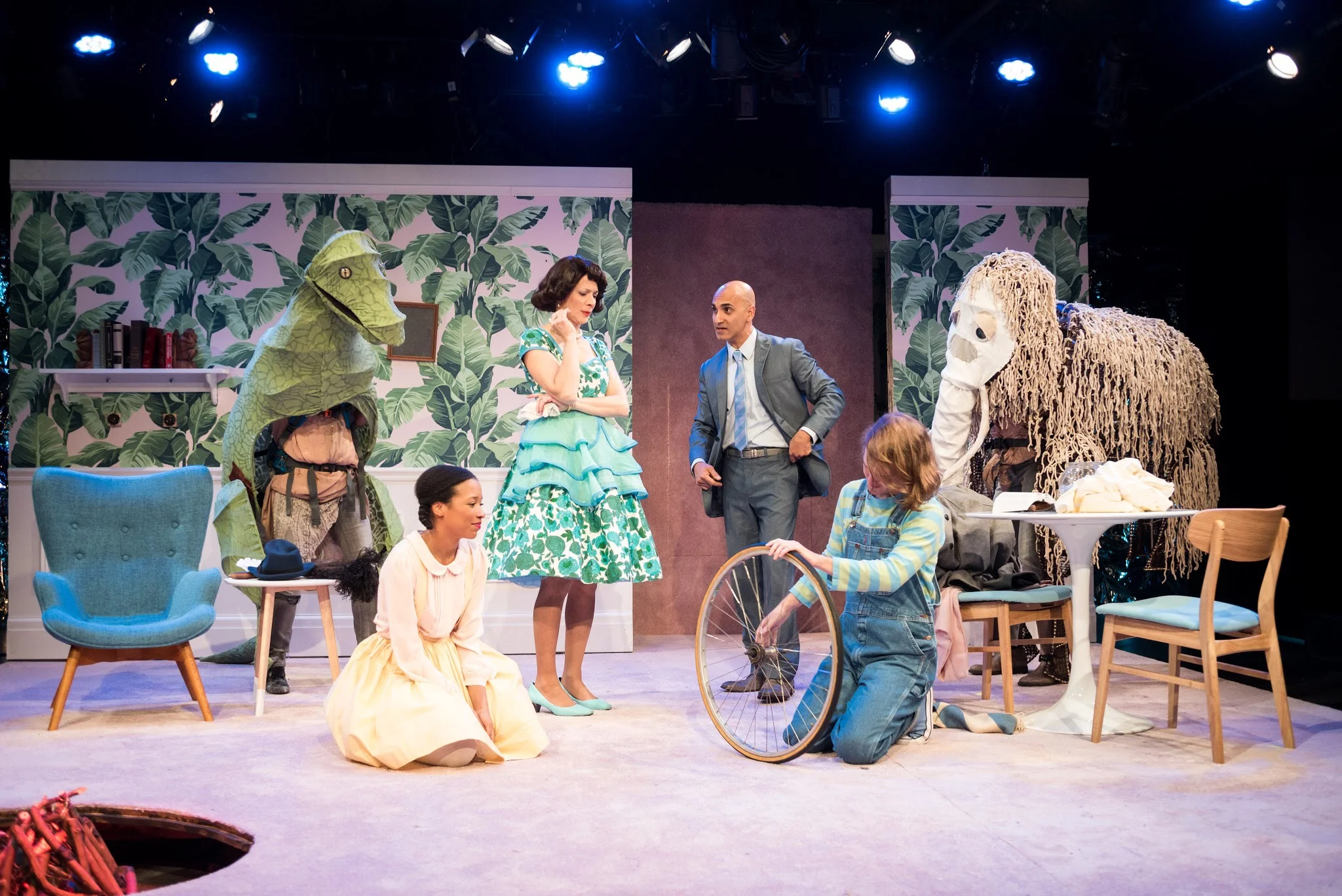  Remy Bumppo, 2017  Directed by Krissy Vanderwarker  Set by Yeaji Kim  Puppets built by Maddy Low  Photos by NoMee Photography 