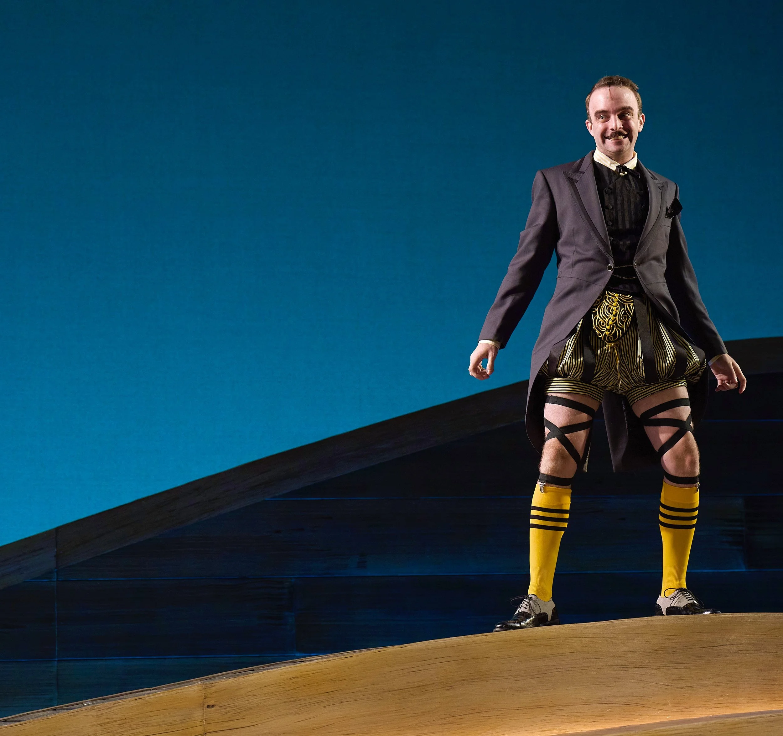  Twelfth Night  Idaho Shakespeare Festival/Great Lakes Theatre  Directed by Sara Bruner  Set: Courtney O’Neill  Lights: Rick Martin  Photos by Roger Mastroianni 