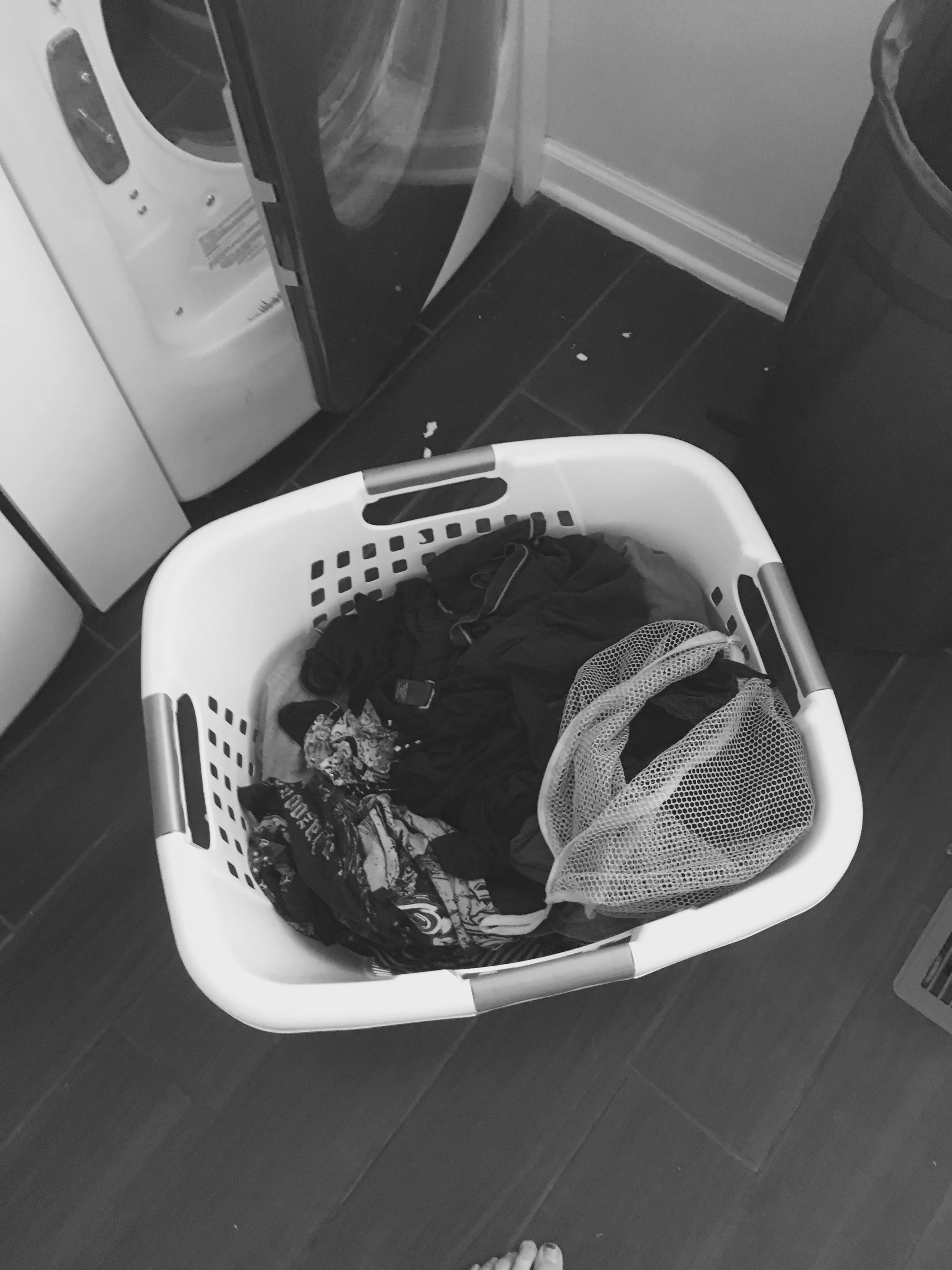 0908 || this morning is also for chores. Gotta be productive this morning so we can relax this evening. 