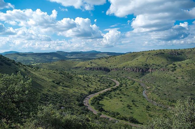 Rivers and roads... #txparksandwildlife #texastodo #visittexas #igtexas #instagramtexas #texas #fortdavis #davismountains #riversandroads #texasforever #texasskies #mountains #mountain #instagram #photography #photographer #travel #hiking