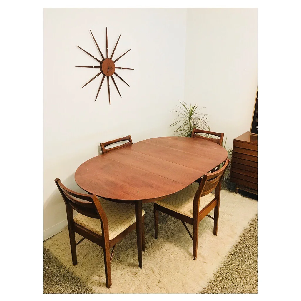 AmericanofMartinsvilleDiningSet5.JPG