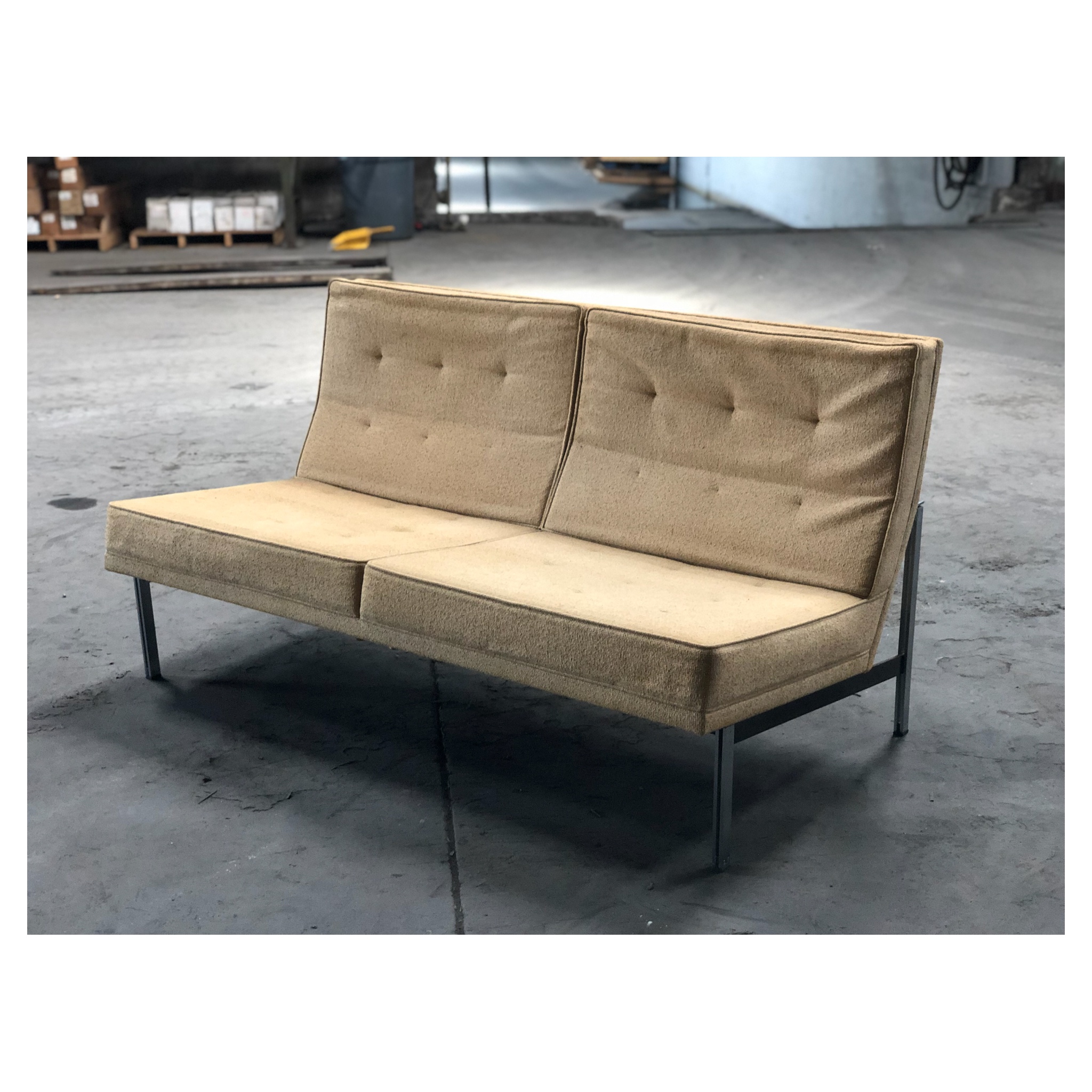 knoll-parallel-sofa.JPG