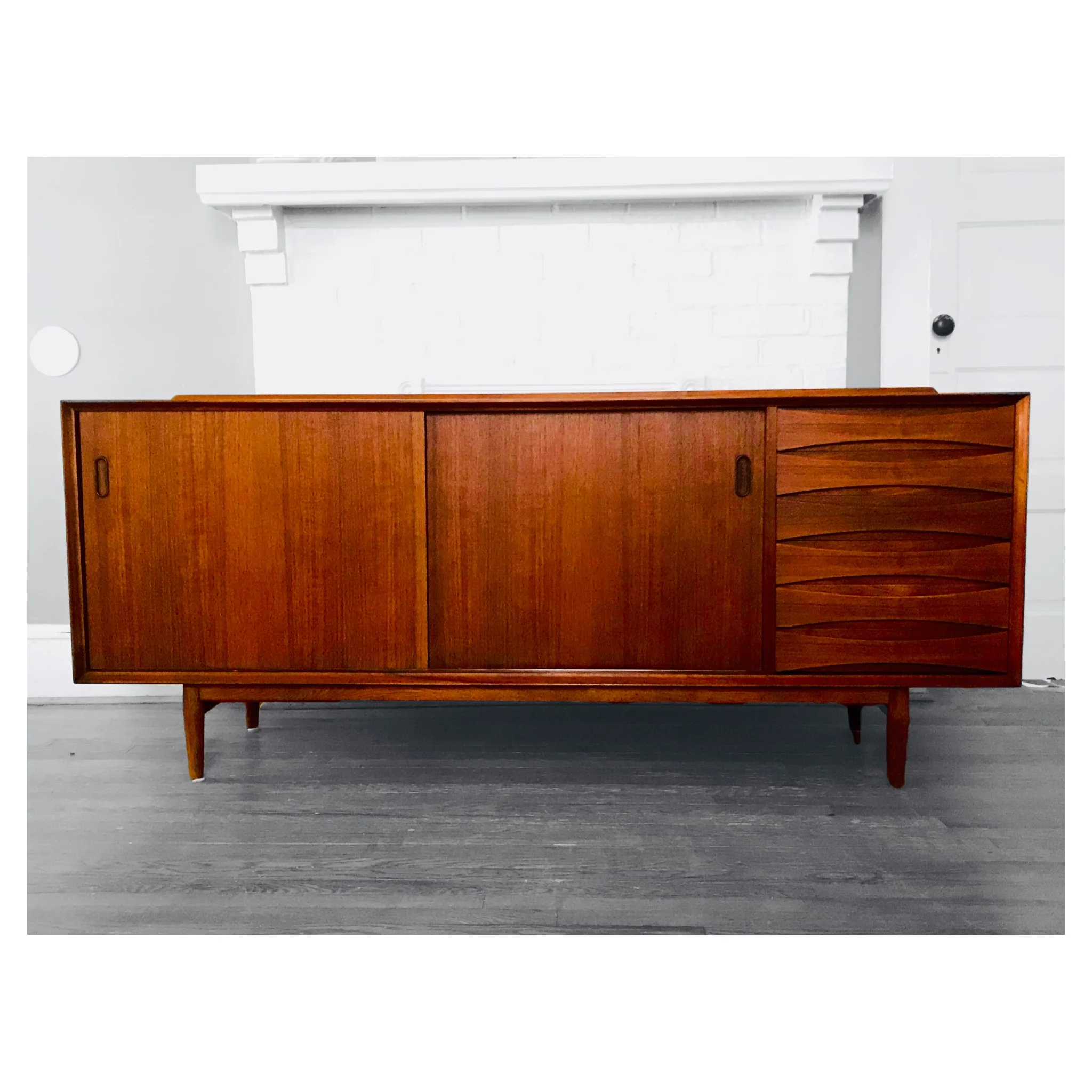 arnevoddercredenza2.JPG