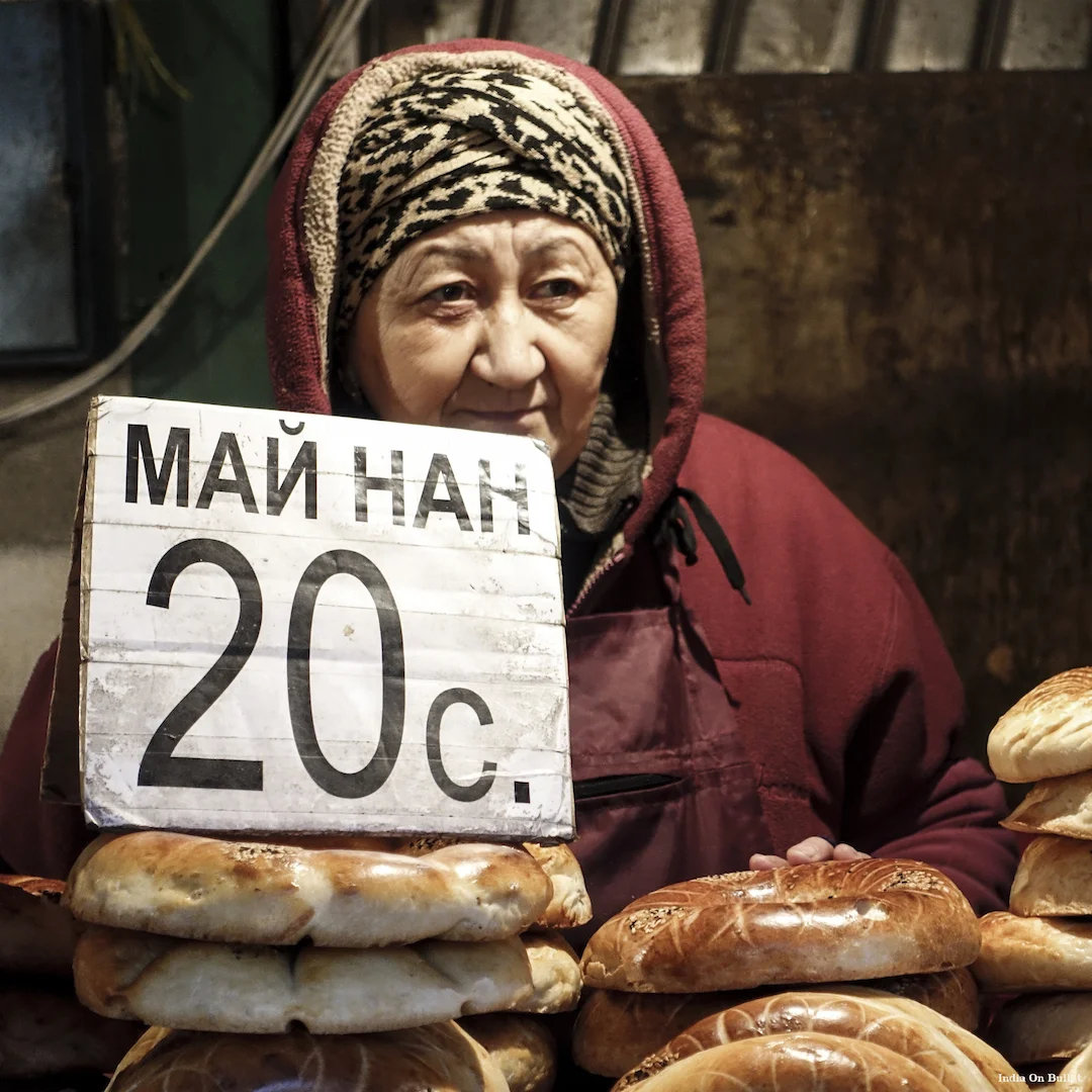 21. Osh Bazaar Market . Bichkek, Kirghizistan 40cm x 40cm, support en aluminium, €49.00 ( Frais de Port inclus)