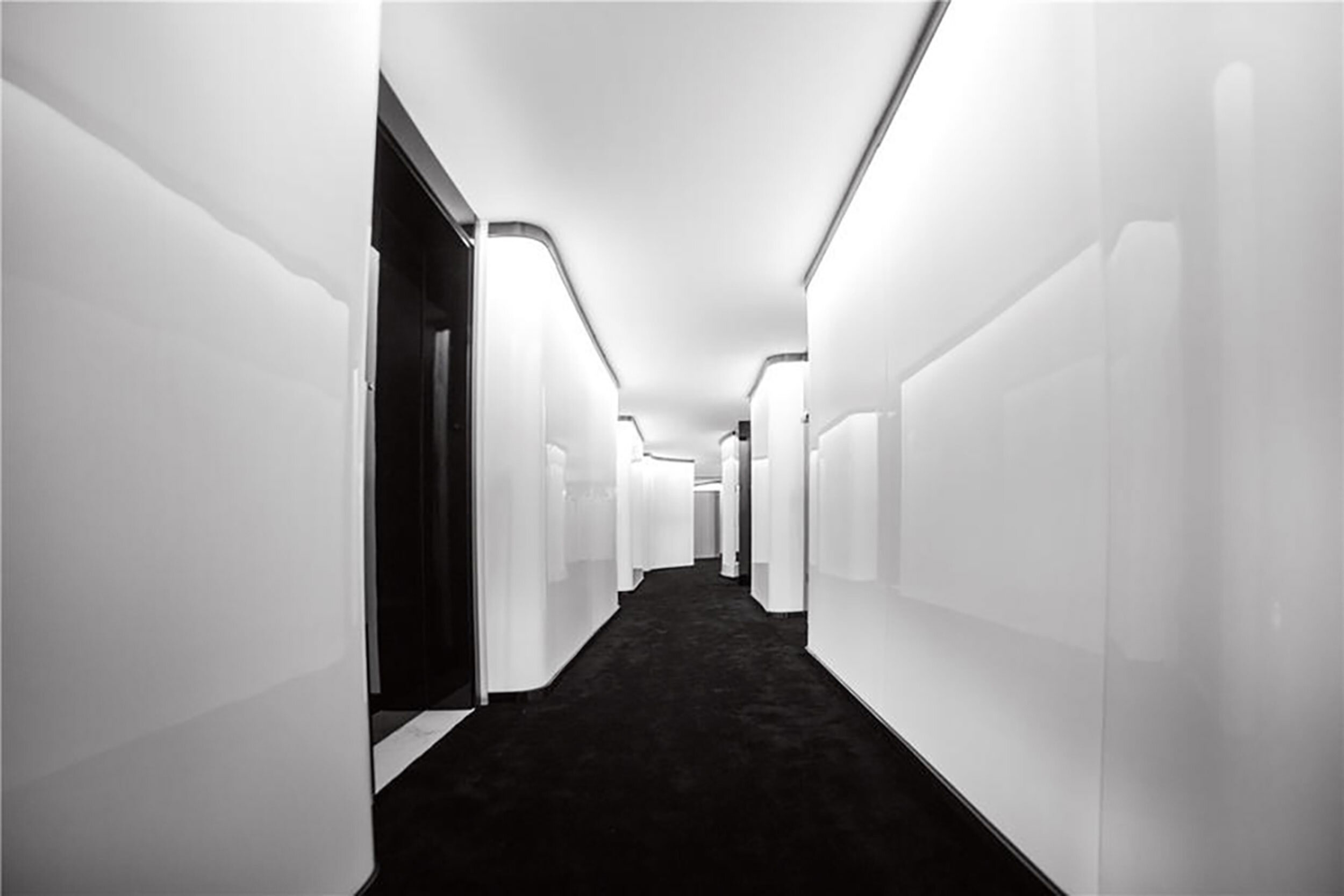 Burgeoning-Architects_U-Hotel_Guestroom-Hallway3.jpg