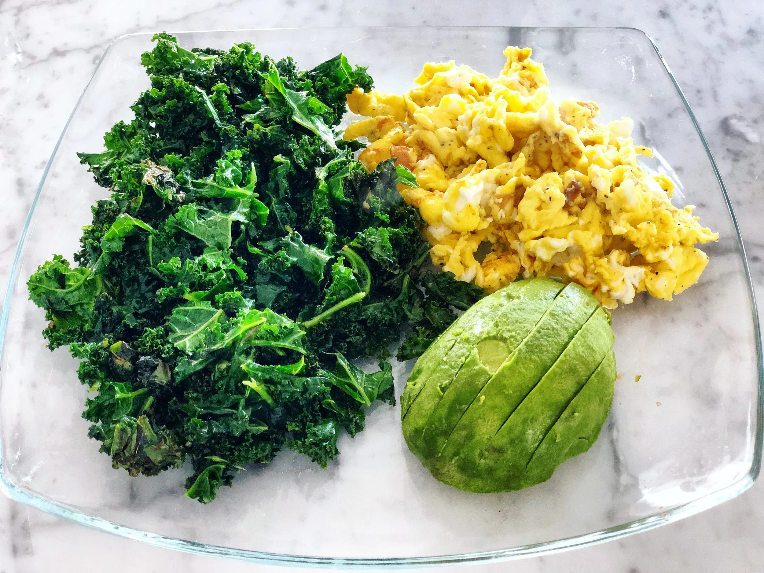 Keeping my breakfast high in protein, healthy fats and veggies this week to keep me on track with the sweet defeat #sugarfreechallenge 💪🏽💪🏽