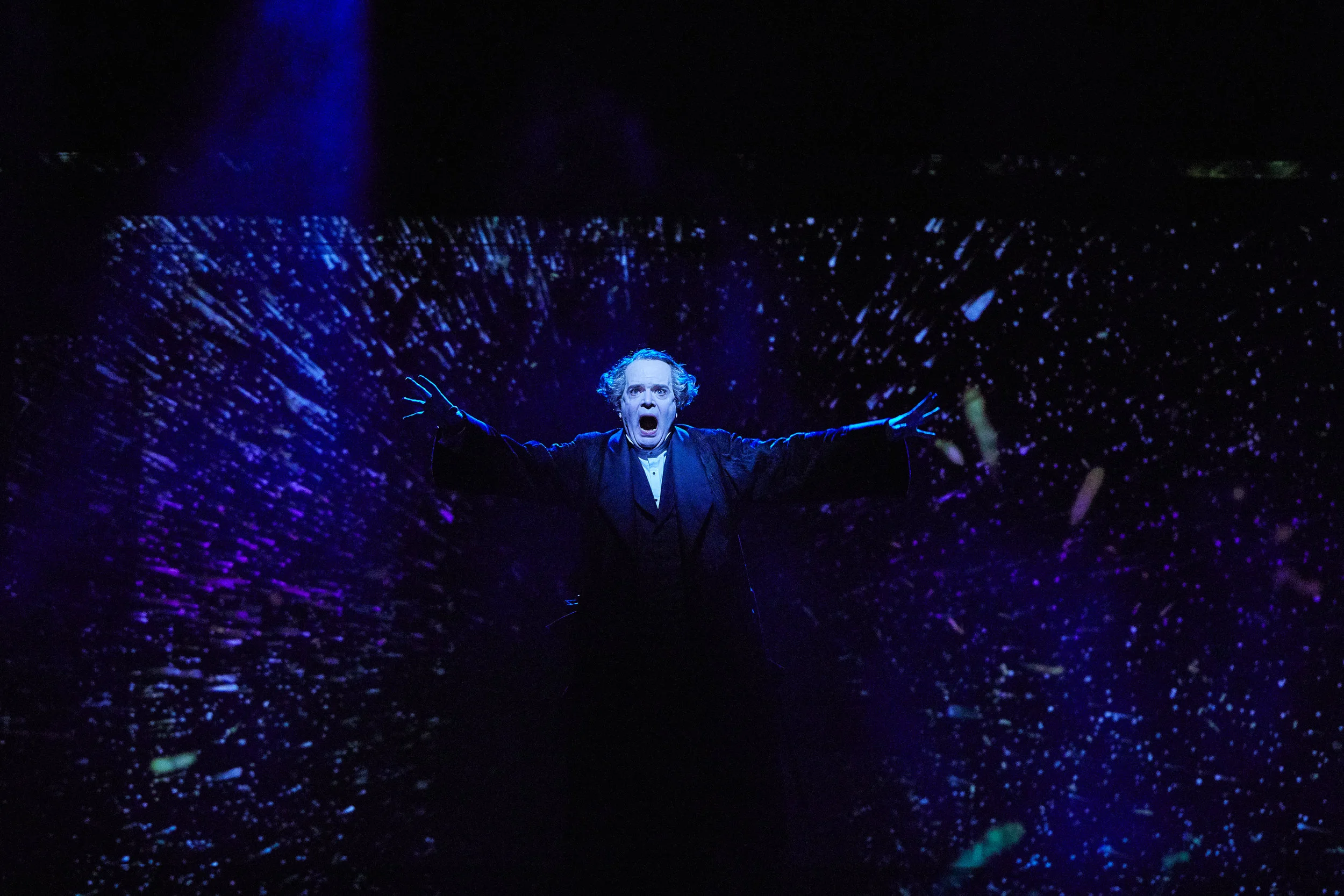 Jefferson Mays stars in the Geffen Playhouse world premiere adaption of Charles Dickens’ A Christmas Carol. Directed by Michael Arden. Photo by Chris Whitaker.