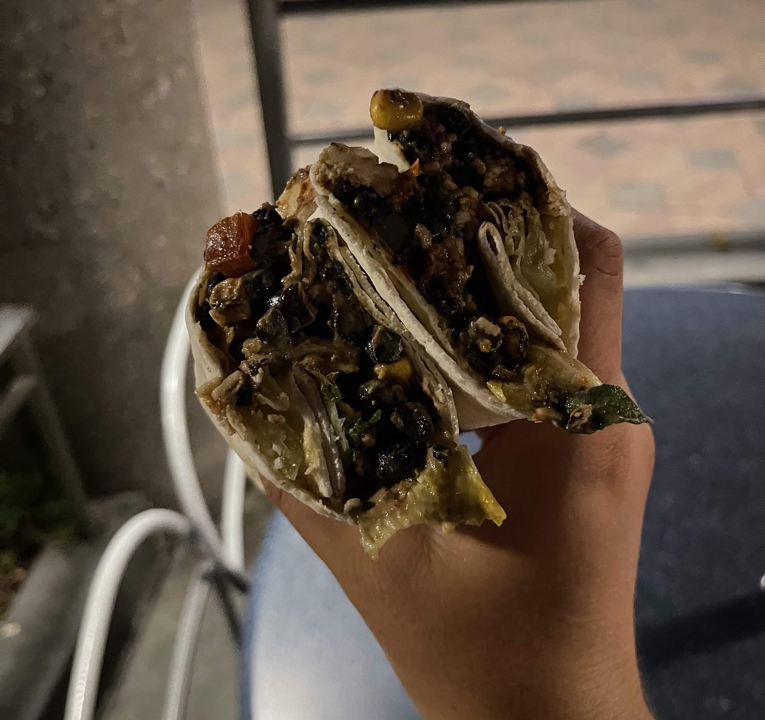 Veggie-wrap-galactic-grill-tomorrowland.jpg