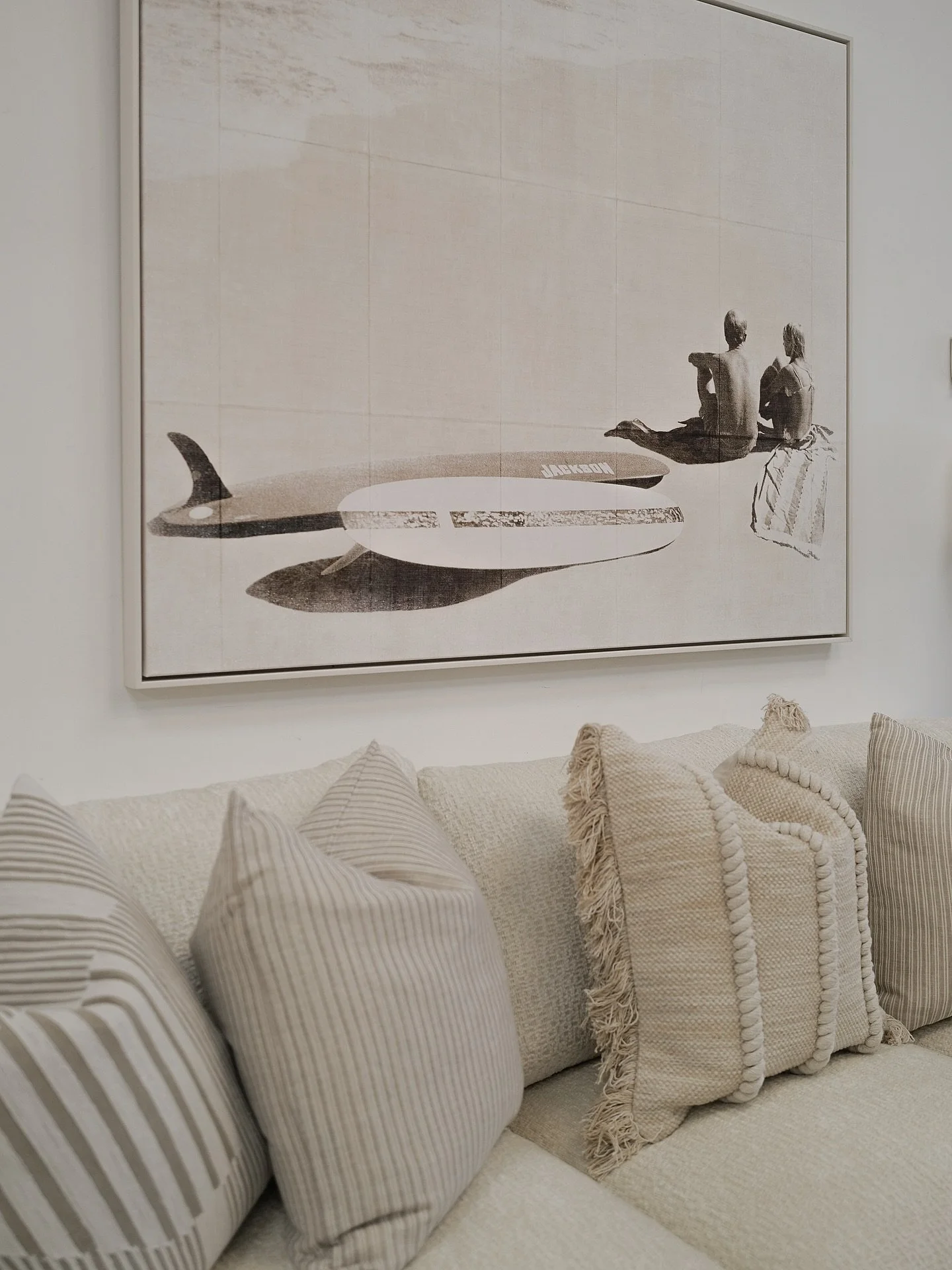 We love reflecting the calm of the North Fork in our showroom🦪 How lucky are we to call such a peaceful place home!?