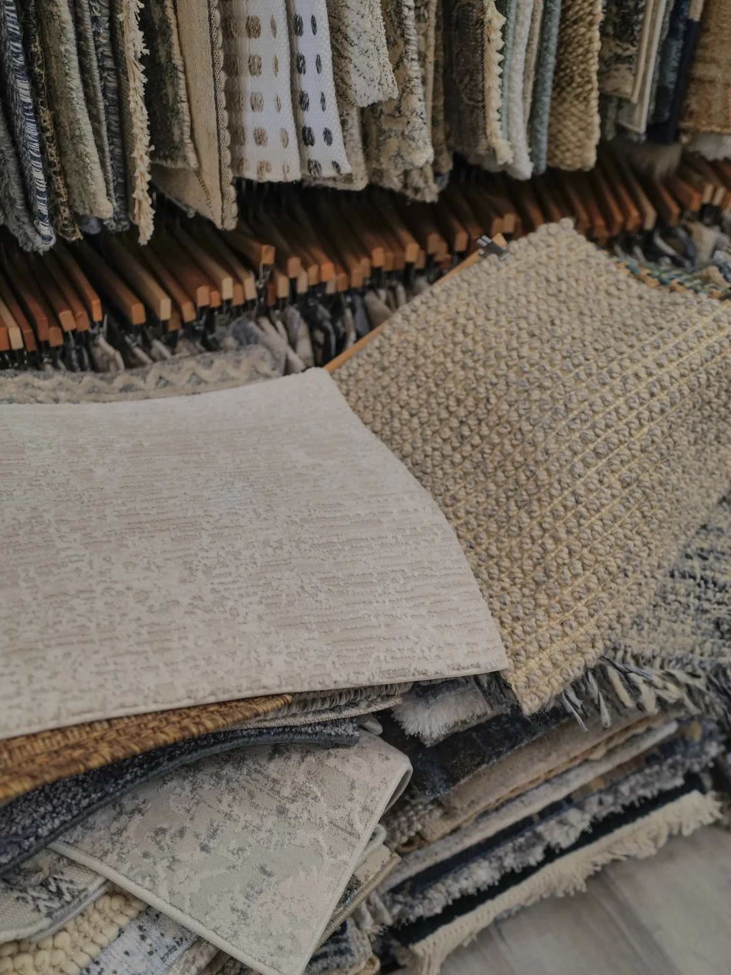 From textures to tones, every detail starts with a daydream.☁️
Let us help you bring yours to life.