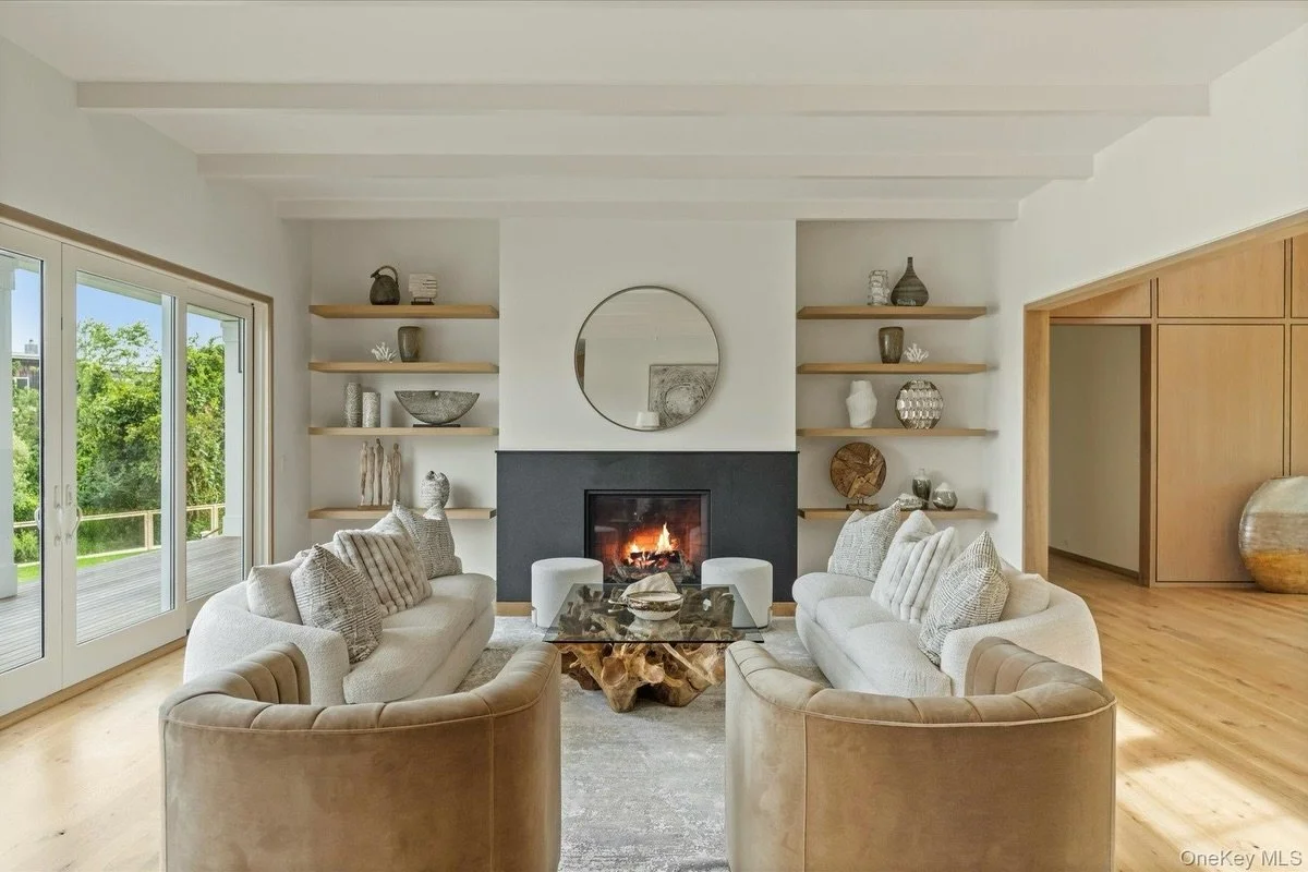 A newly built Quogue residence, styled to feel calm, elevated, and effortlessly livable.

Staging by @reneesmattituck 
Listed by @kimberly.cammarata @douglaselliman