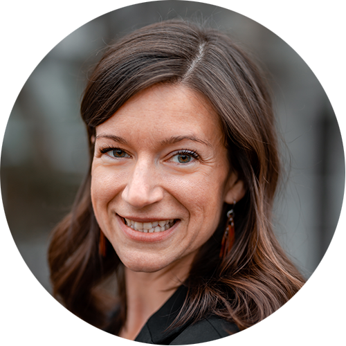 Laura Machak SOCIAL MEDIA MARKETING MANAGER Loves graphic design, interior design, good food, nerding out over HTML, traveling, and rearranging furniture at 9pm (much to husband's dismay). All about the details. Shares a 1950s fixer-upper with husband, 3 kids, and beta fish named Gill. Wake up determined, go to bed satisfied. ― @TheRock