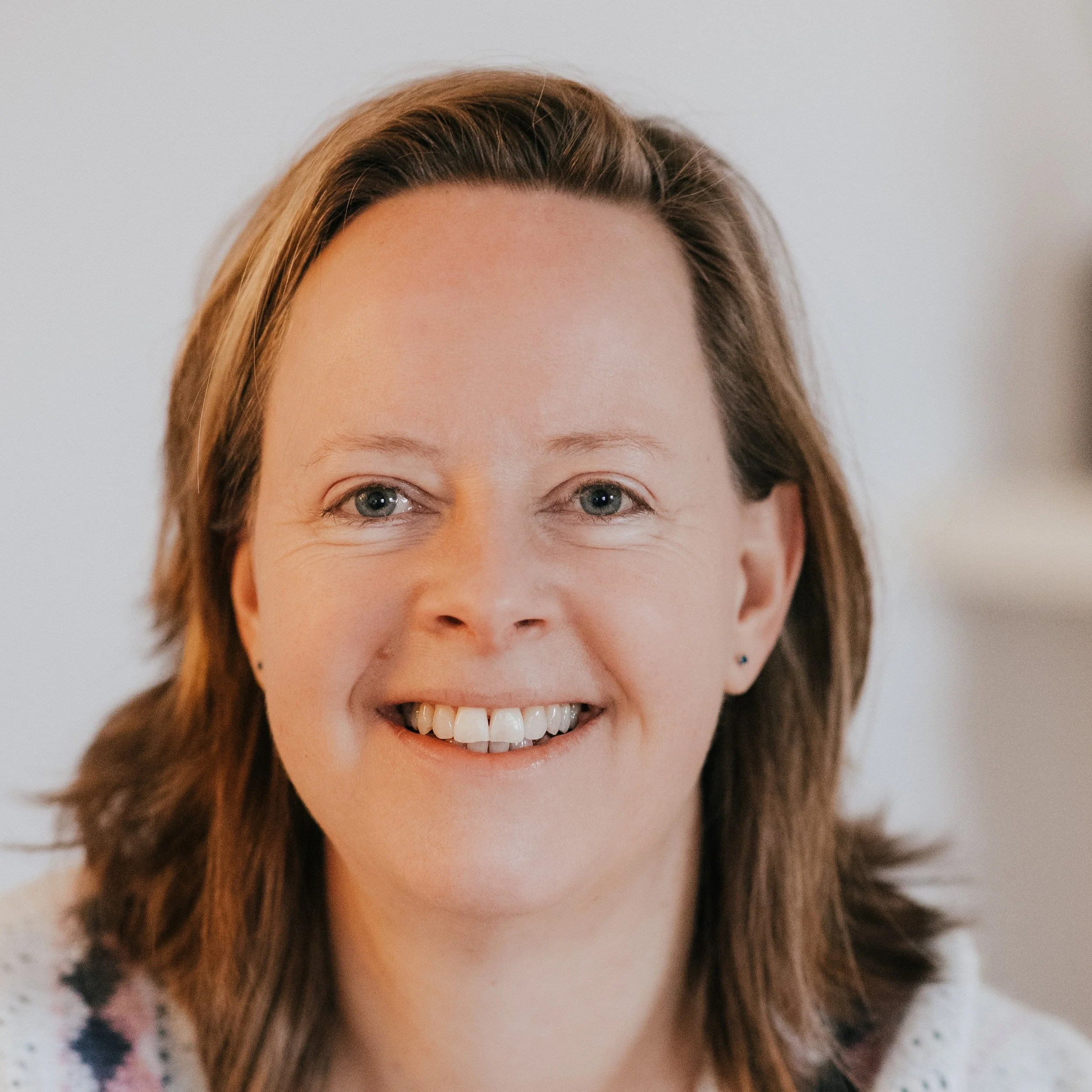 Ymkje Albada. Praktijk voor psychosociale therapie Leiden. Systeemtherapie. Relatietherapie. Rouwbegeleiding. Hulp voor gezinnen. Gezinstherapie. Relatie- en gezinstherapeut. NVRG. EFT. Psycholoog, psychotherapeut, klinisch psycholoog, psychiater.