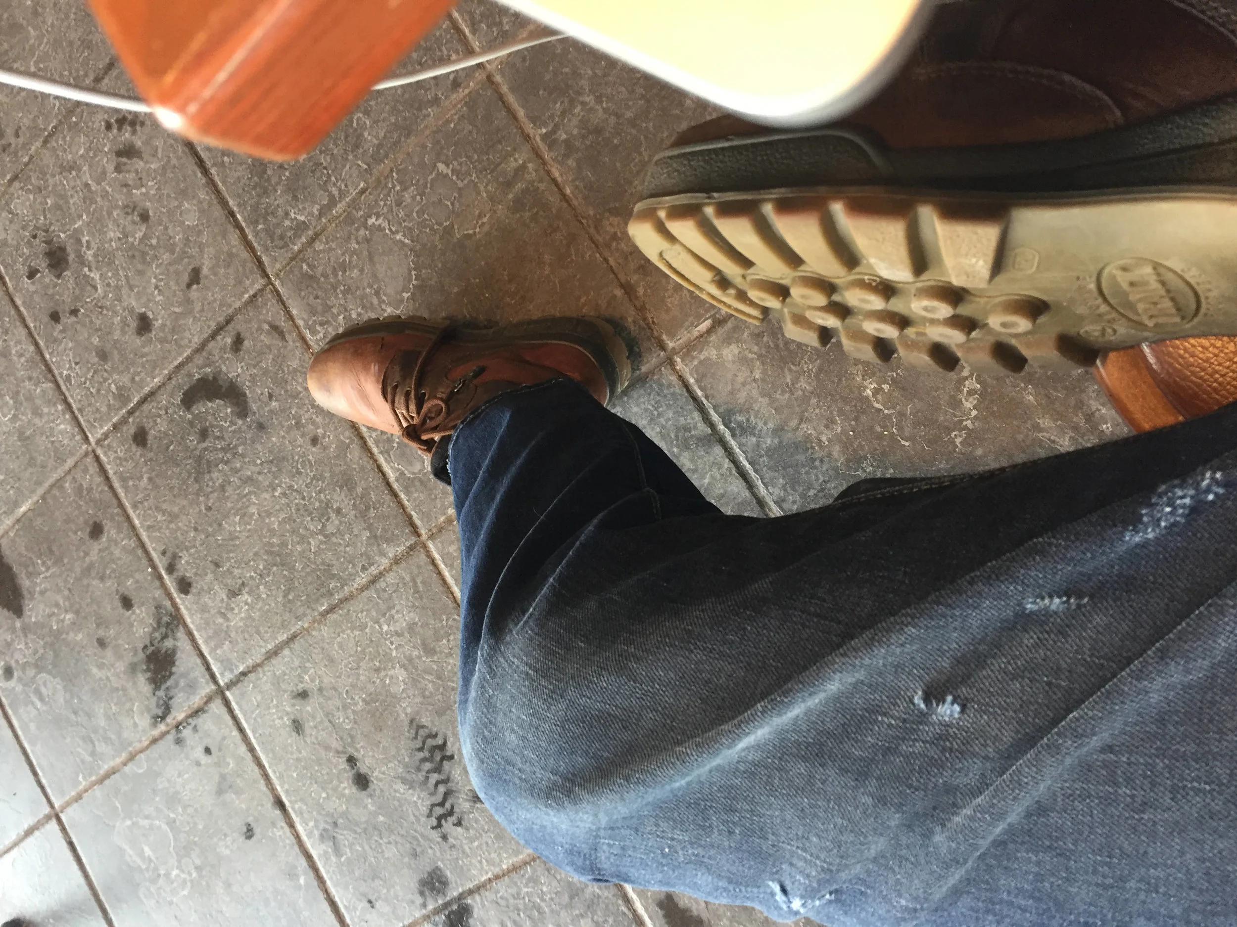Please note lack of brace on left leg AND I'm out in the wild.