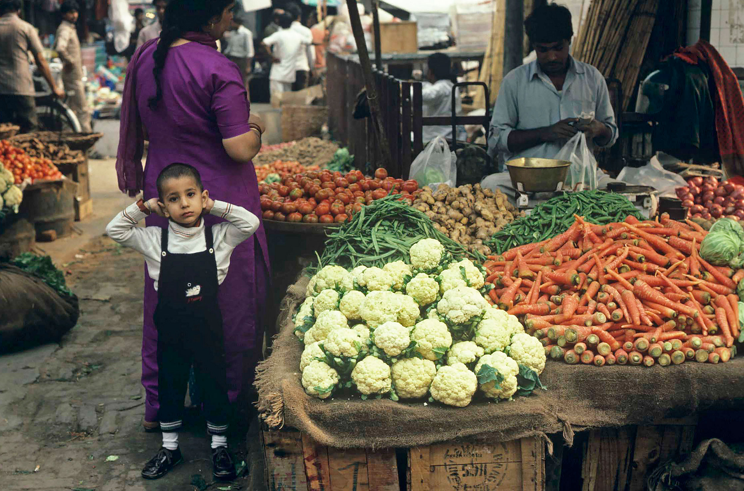 Boy with Cauliflower /New Delhi, India