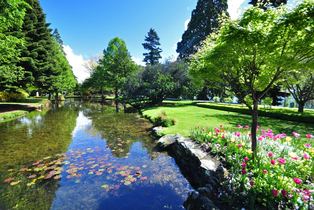 Queenstown has a number of options for small weddings in the gardens.