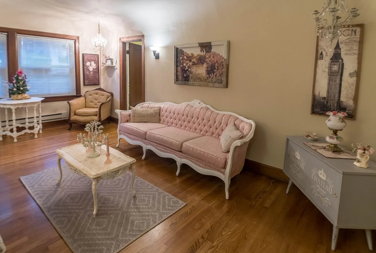 Open House Sunday, 10 to Noon