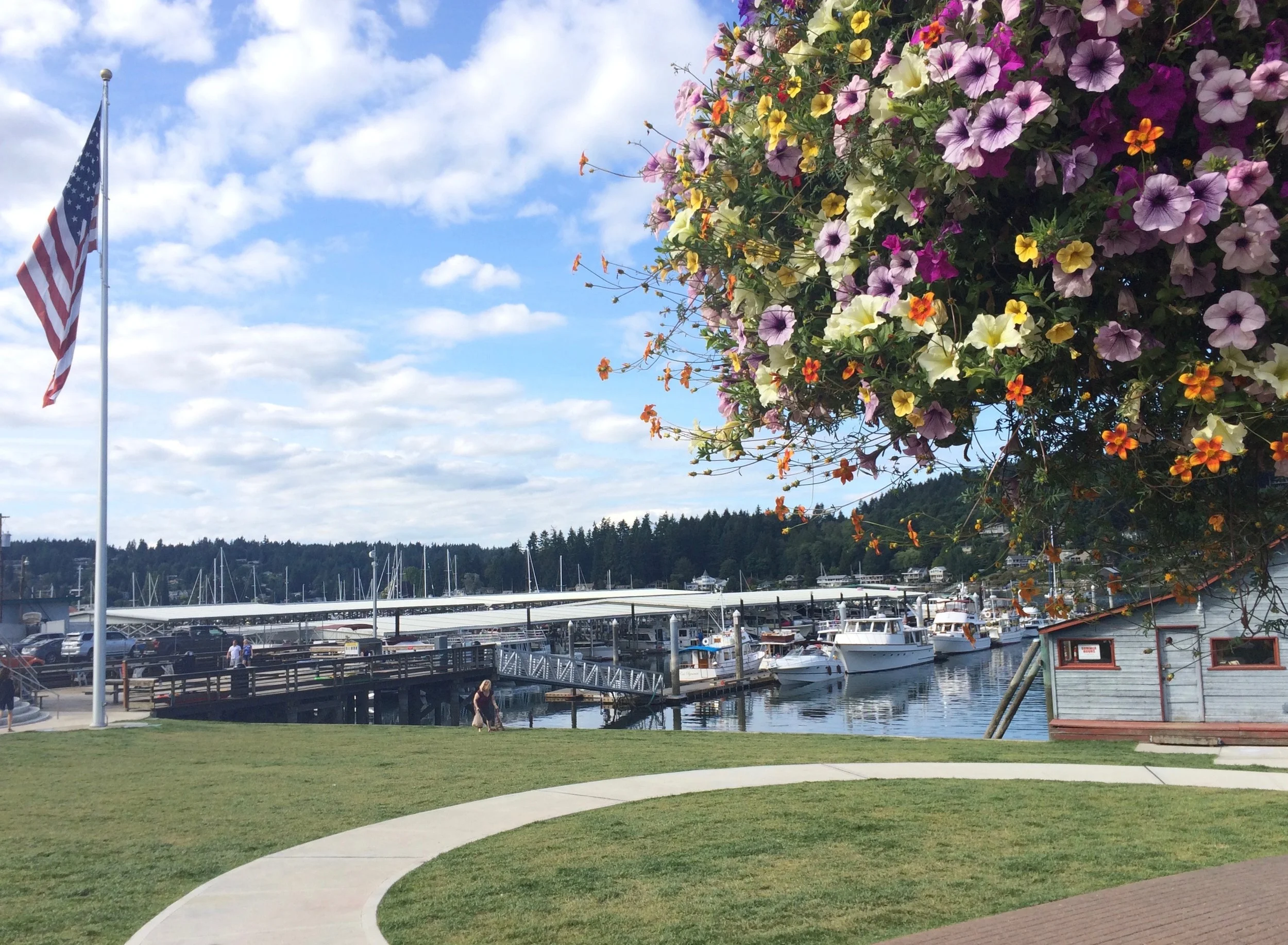 Nearby Gig Harbor offers lots of restaurants, pubs, and places to stock up on groceries.
