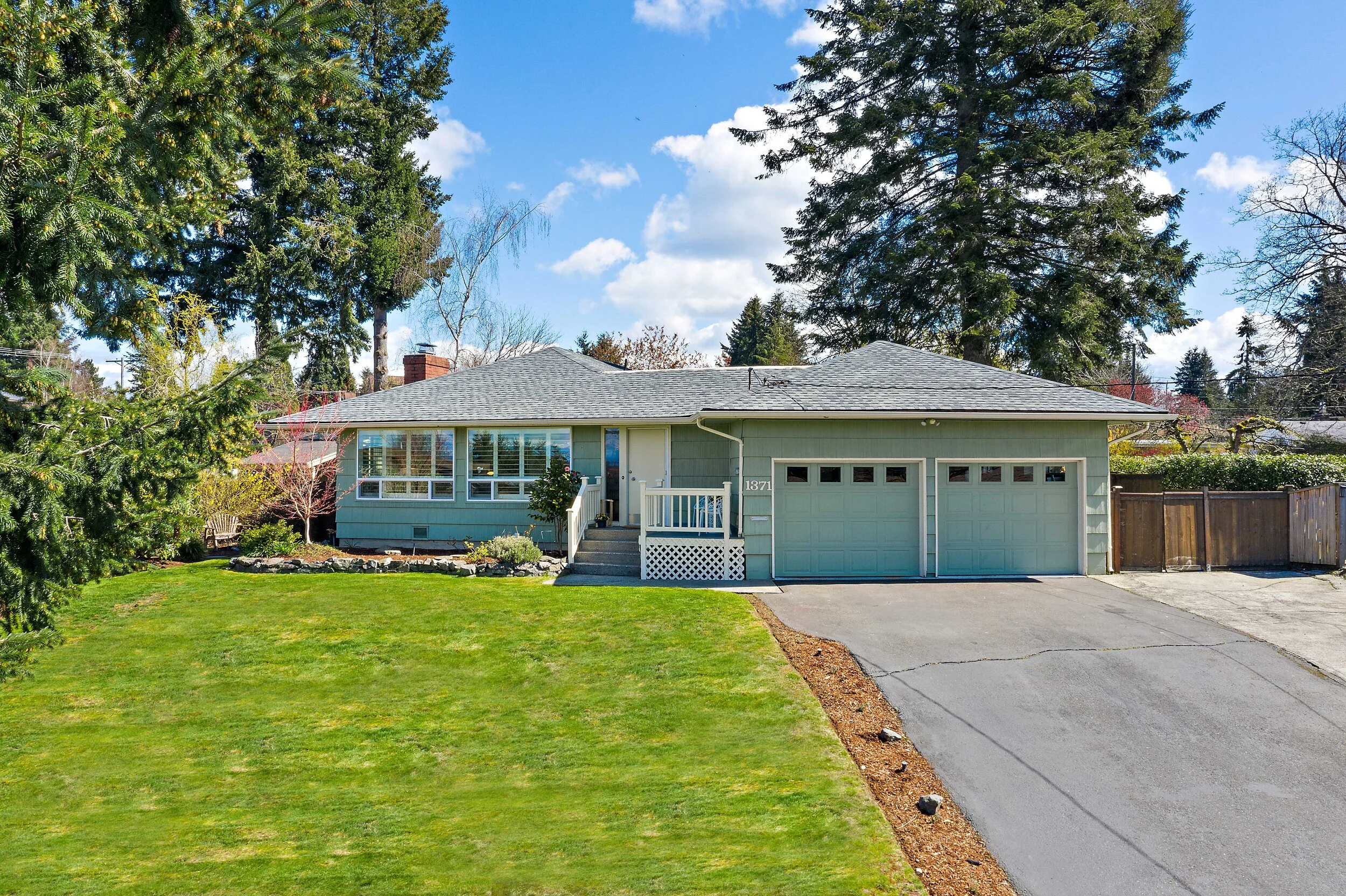 Sold - West End Rambler