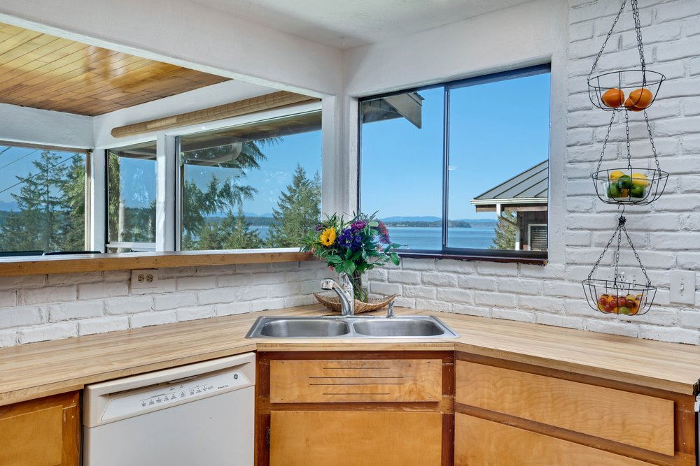 Kitchen Corner Herron Island.jpg