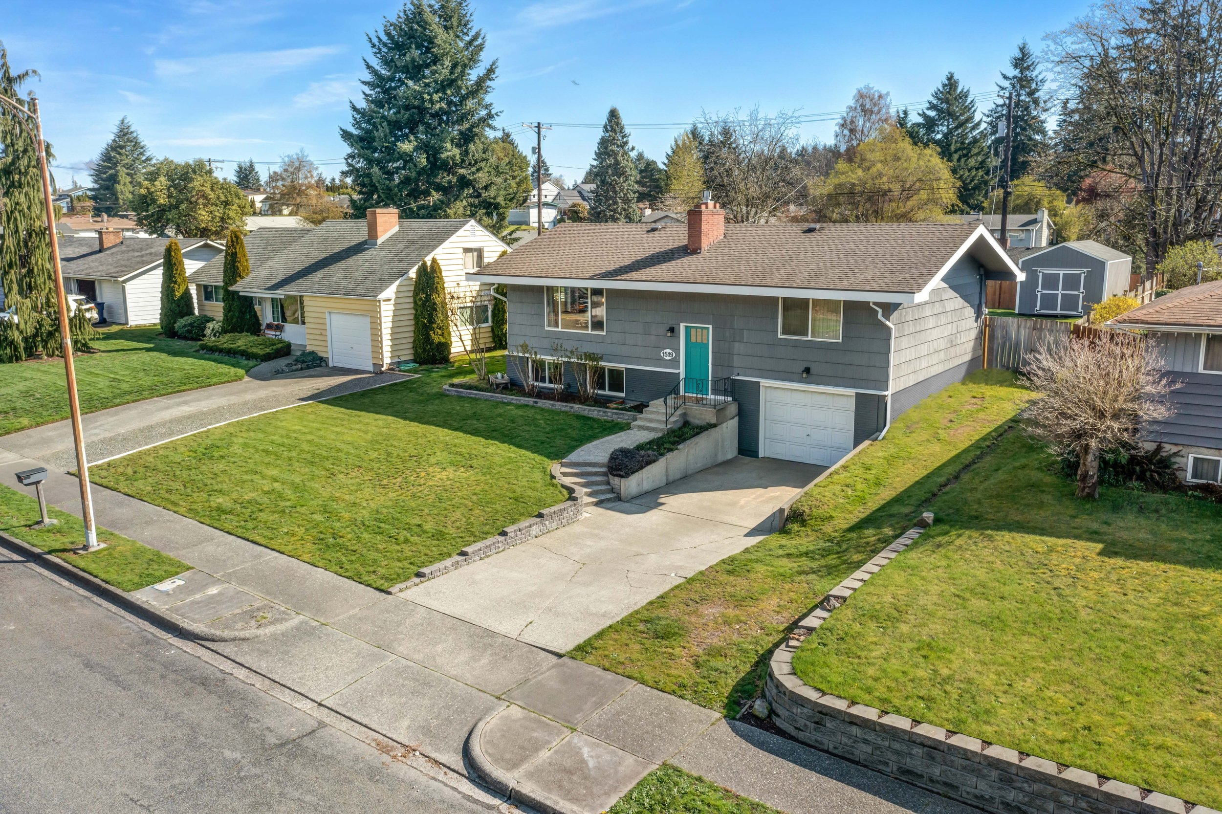 4 Bedroom Split Level West End Living Tacoma.jpg