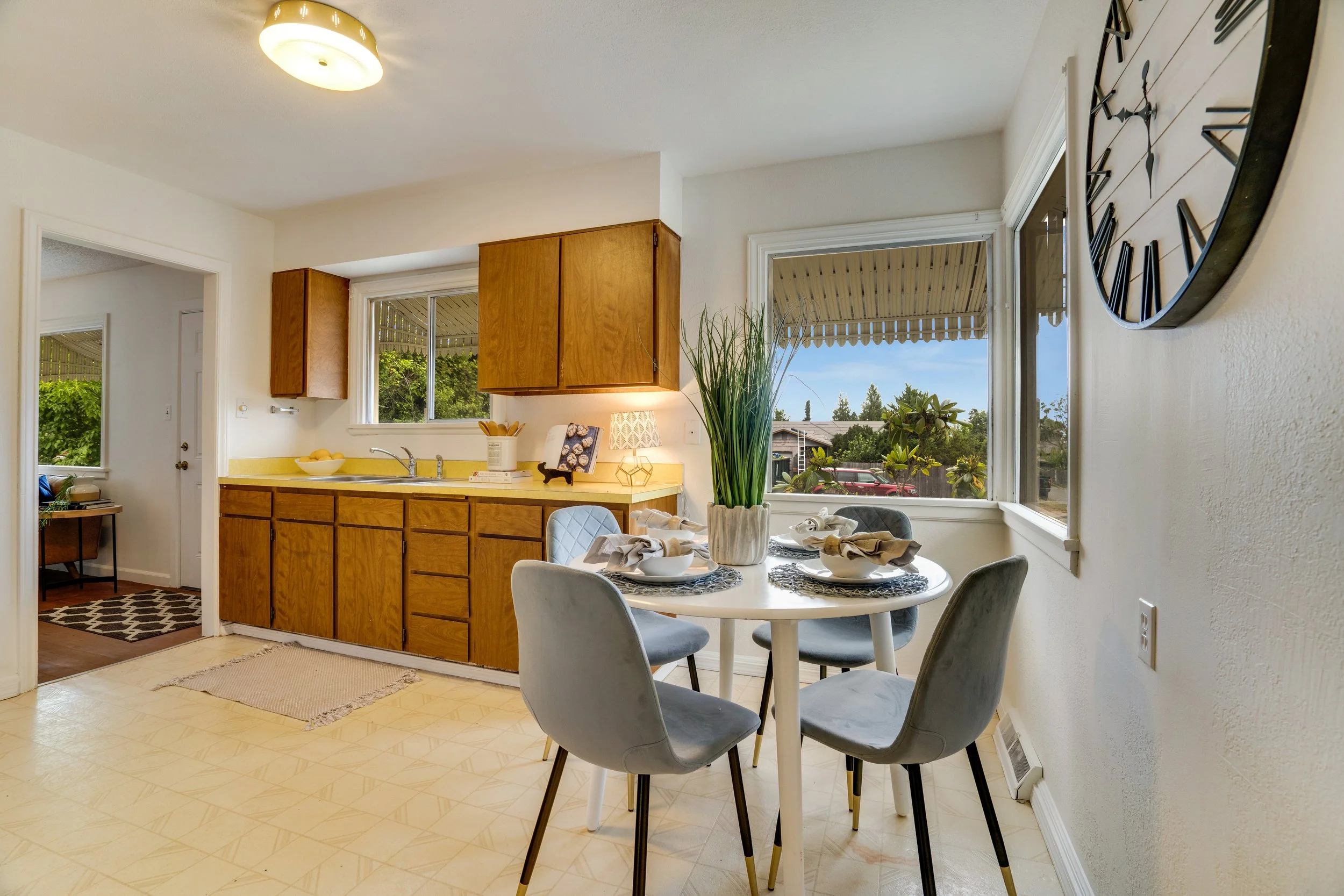 Dining Area Eastside Tacoma Home.jpg