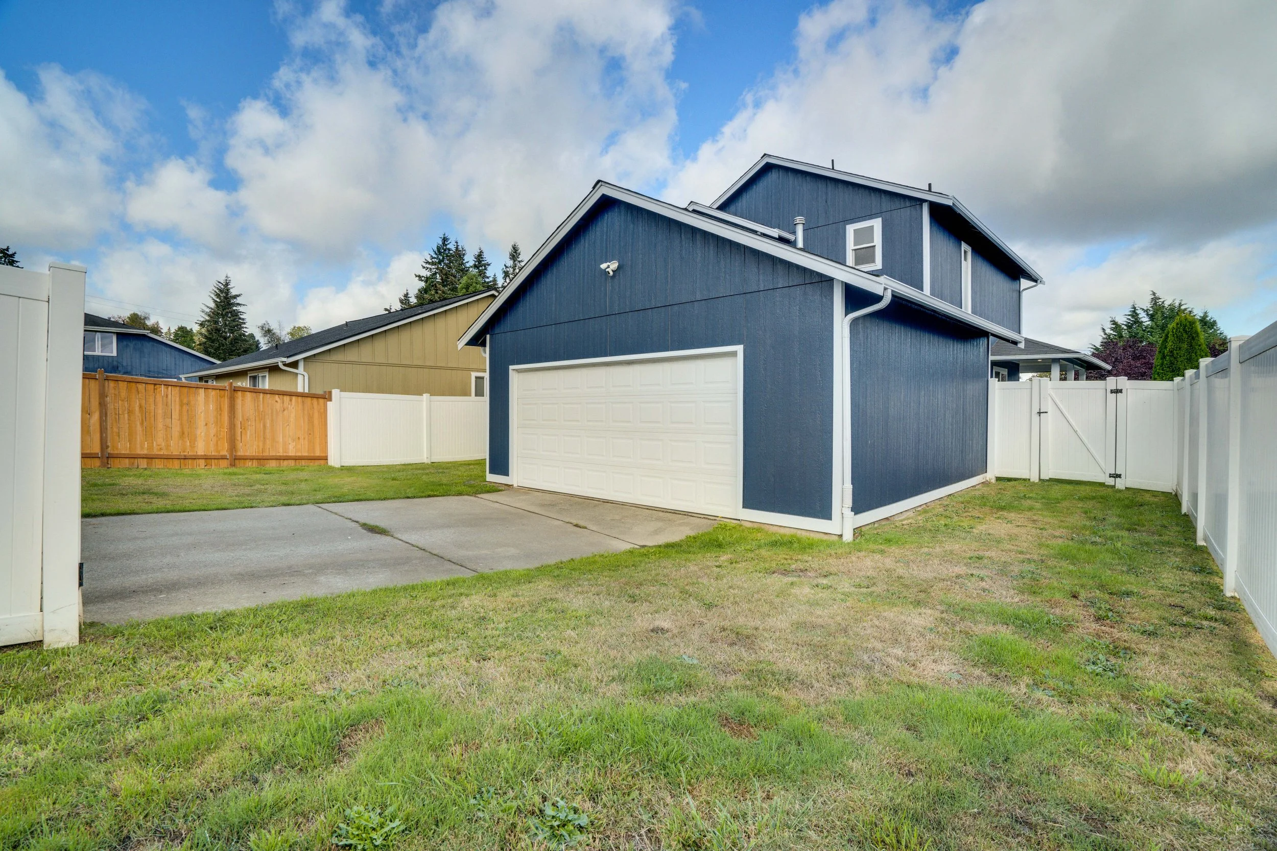Fully Fenced Back Yard East Tacoma Home.jpg