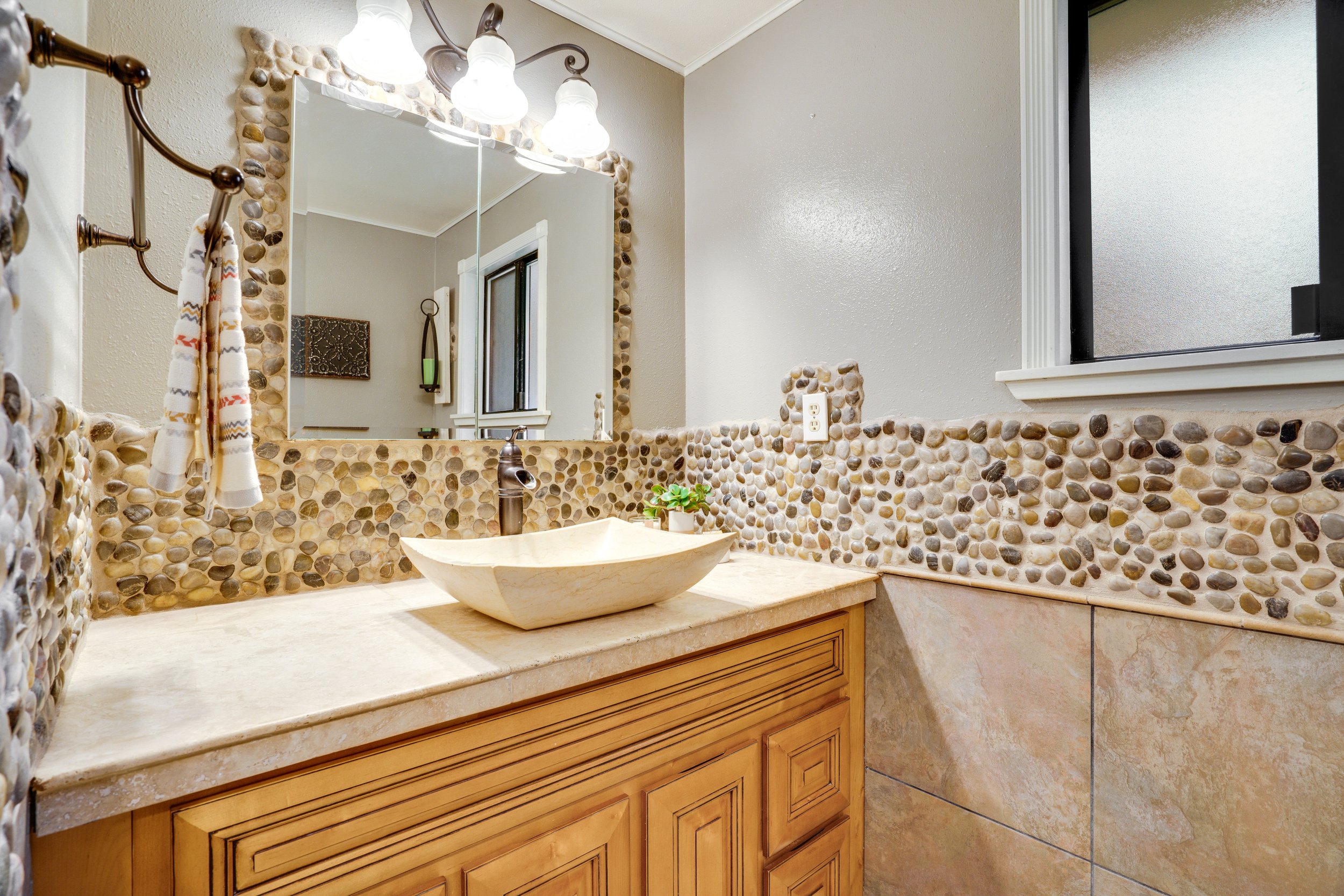 Sink in Full Bath Lacey Rambler.jpg