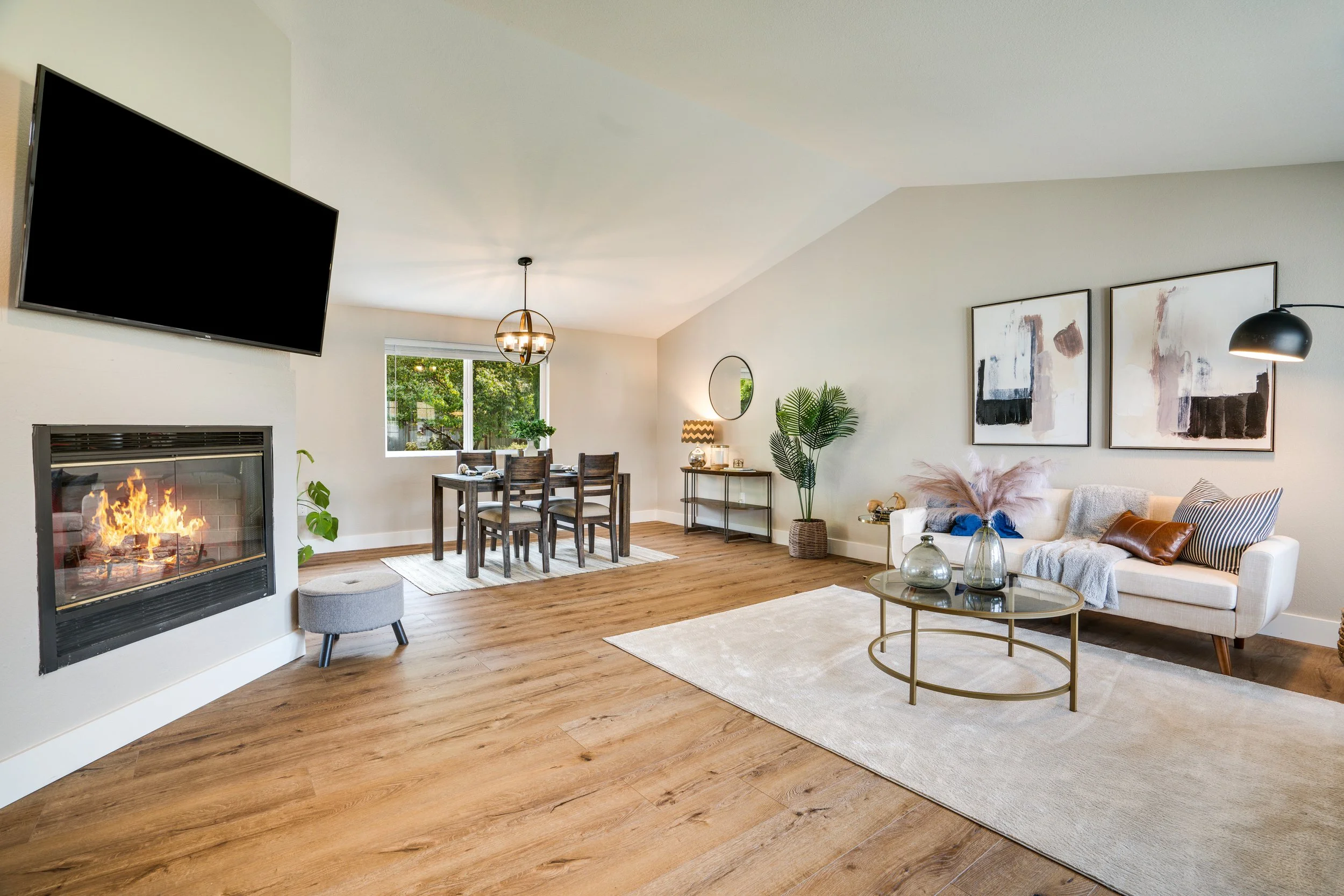 Living Room Vaulted Ceiling Puyallup .jpg