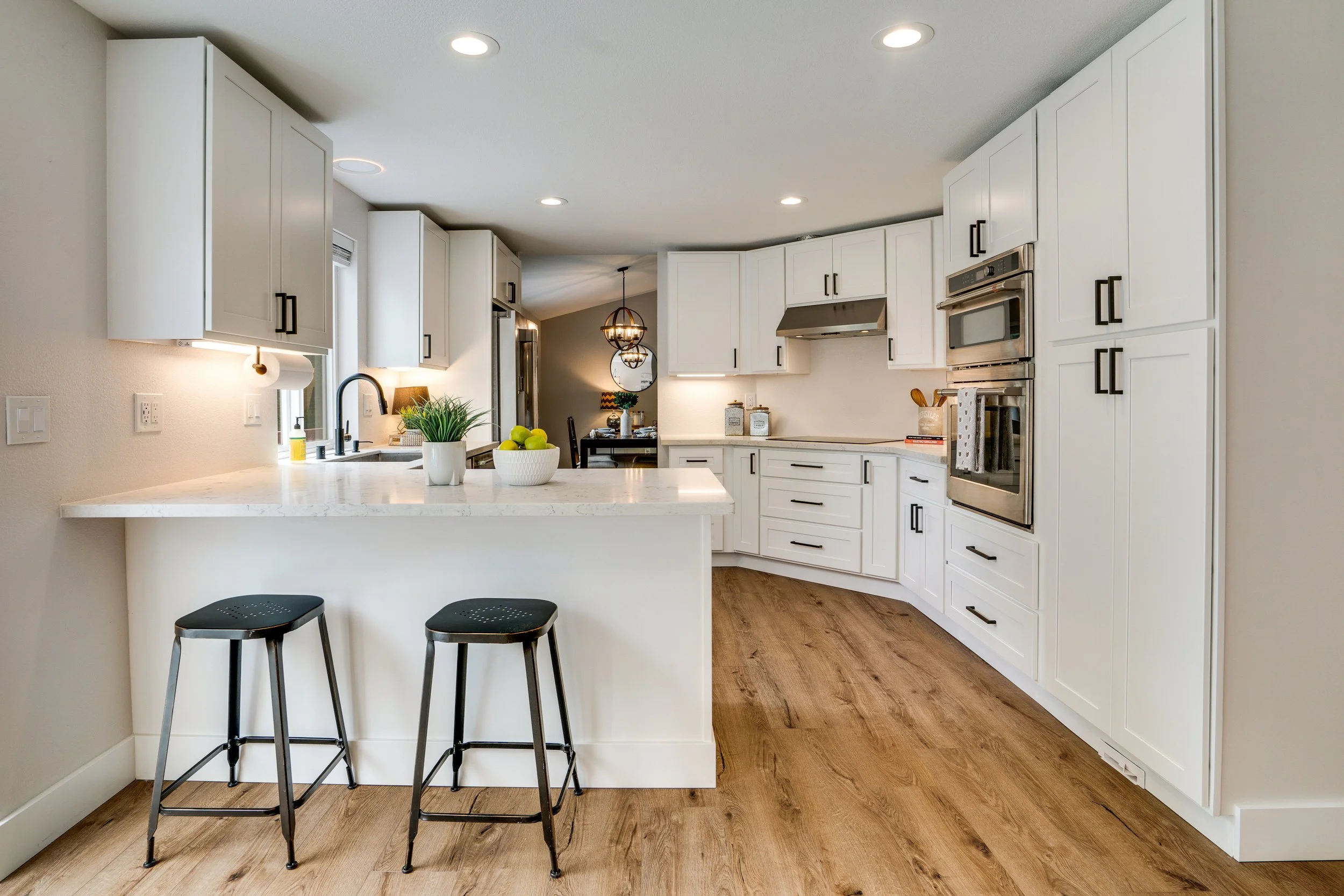 Kitchen Breakfast Bar Puyallup .jpg