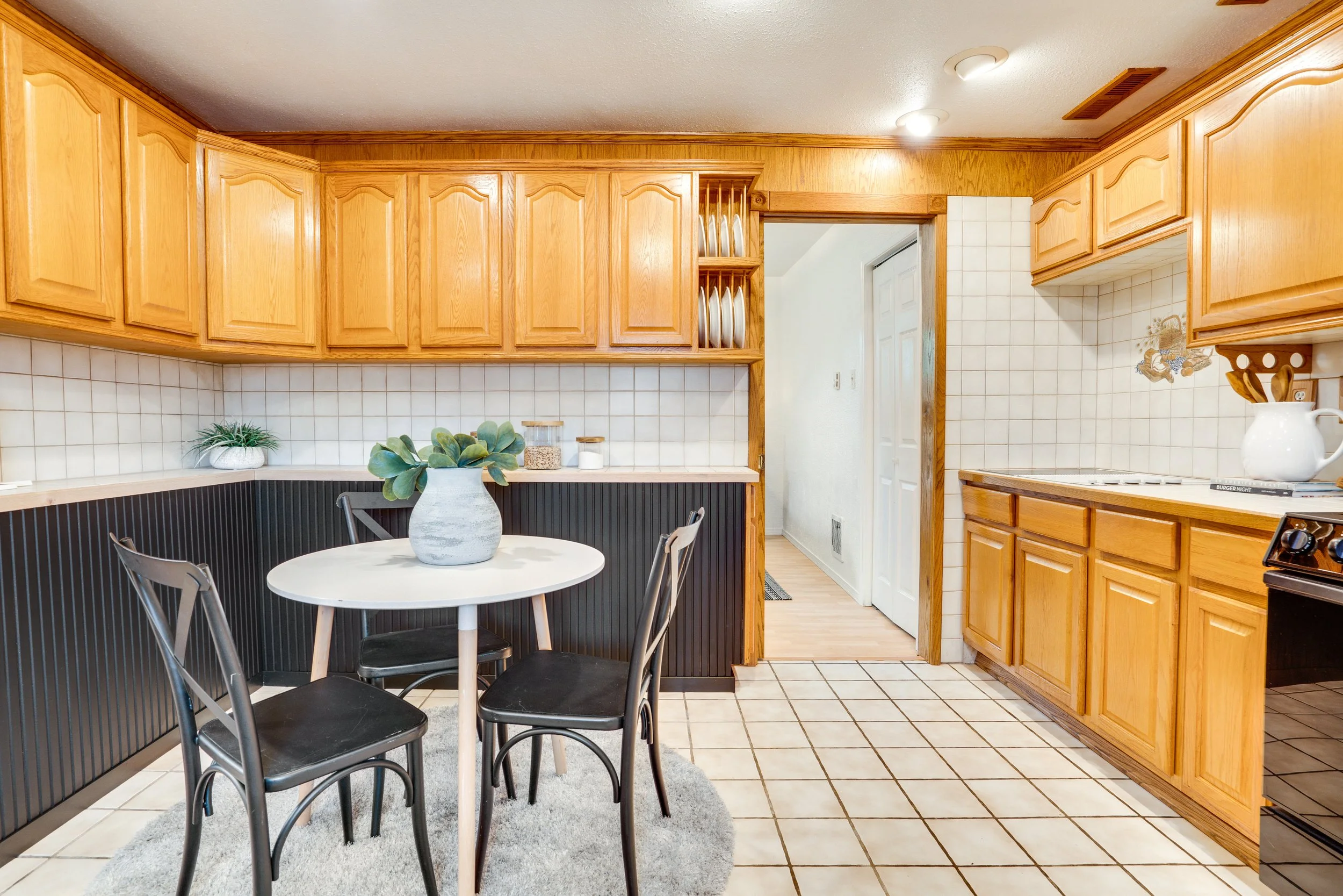 Kitchen Dining Area South End Tacoma 2 Bedroom.jpg