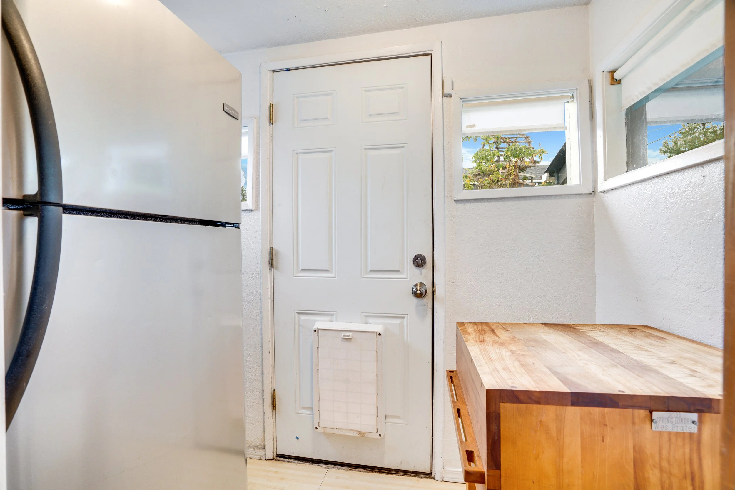 Enclosed Back Porch South End Tacoma 2 Bedroom.jpg