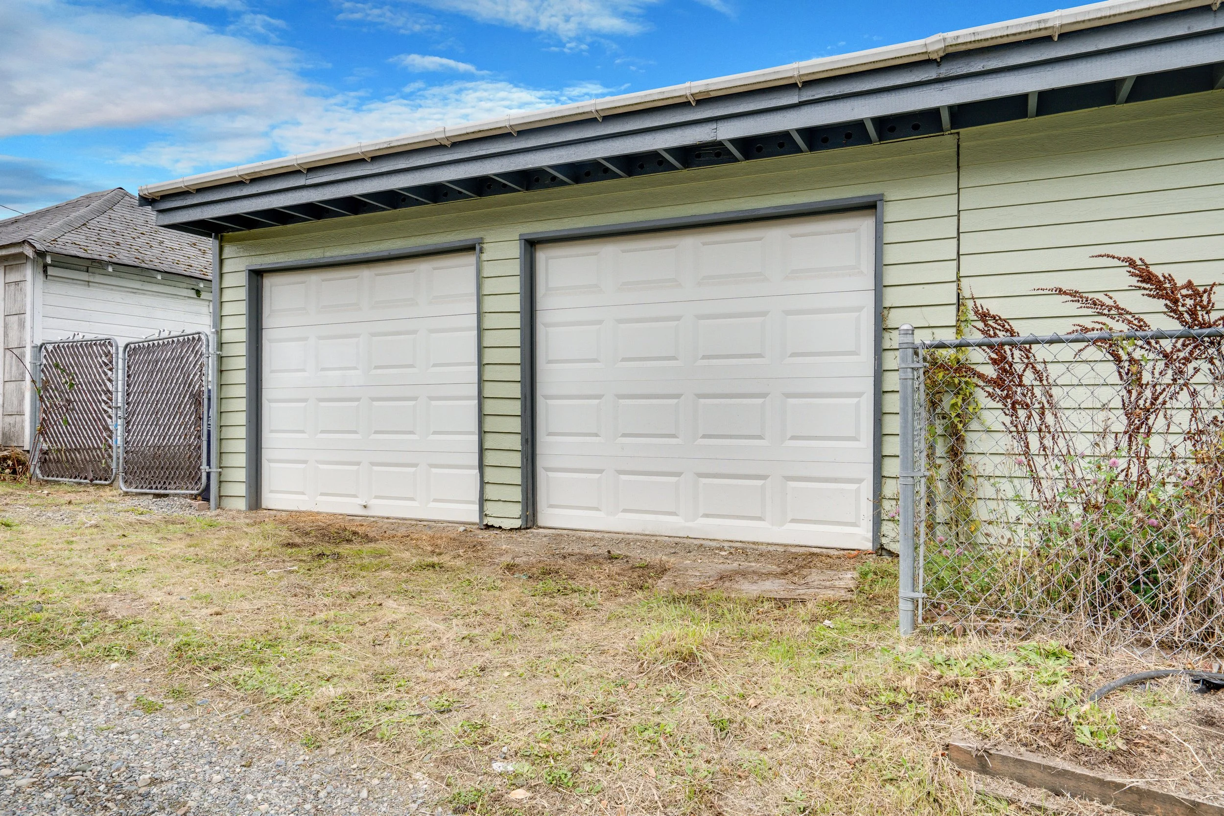2-Car Detached Garage Alley Access South End Tacoma 2 Bedroom.jpg