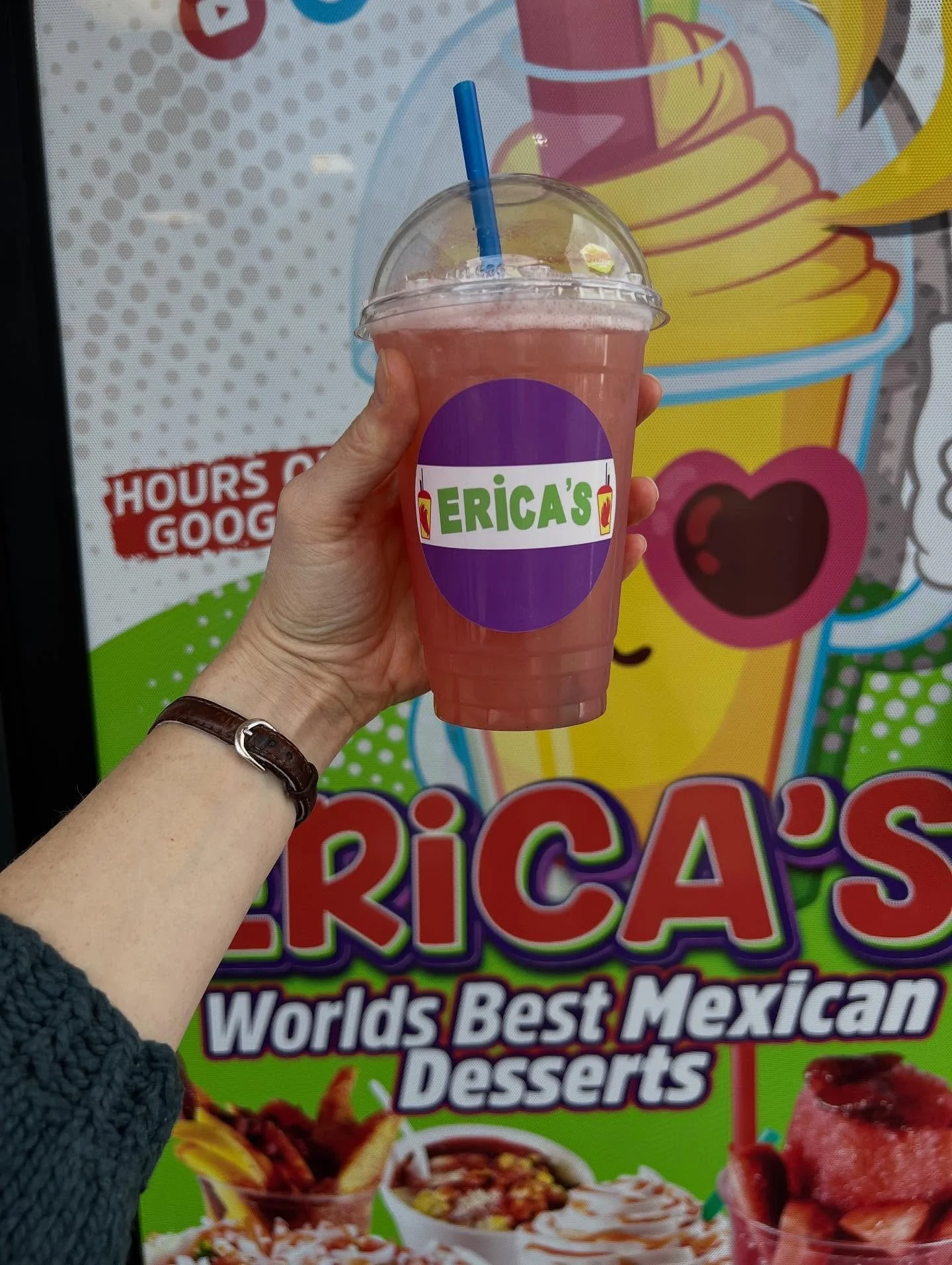 🍉 Watermelon agua fresca from a nice South End place full of color, with seating by the sunny windows and a menu with fresh fruit, ice cream, ceviche, smoothies, housemade juice, and people sweeter than the refreshing drink I chose on the recommenda